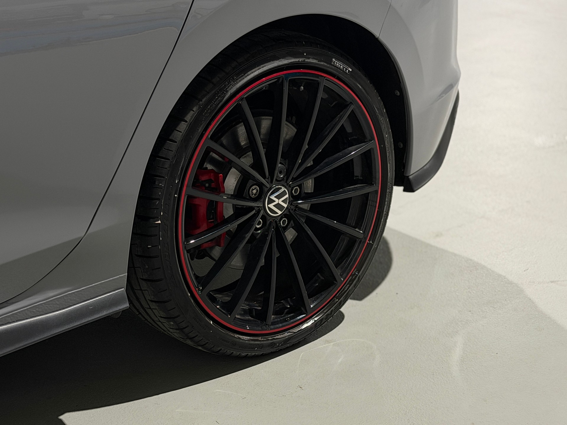 VW Golf 2.0 TSI GTI Clubsport DSG EDITION 45 / Akrapovic-image-18