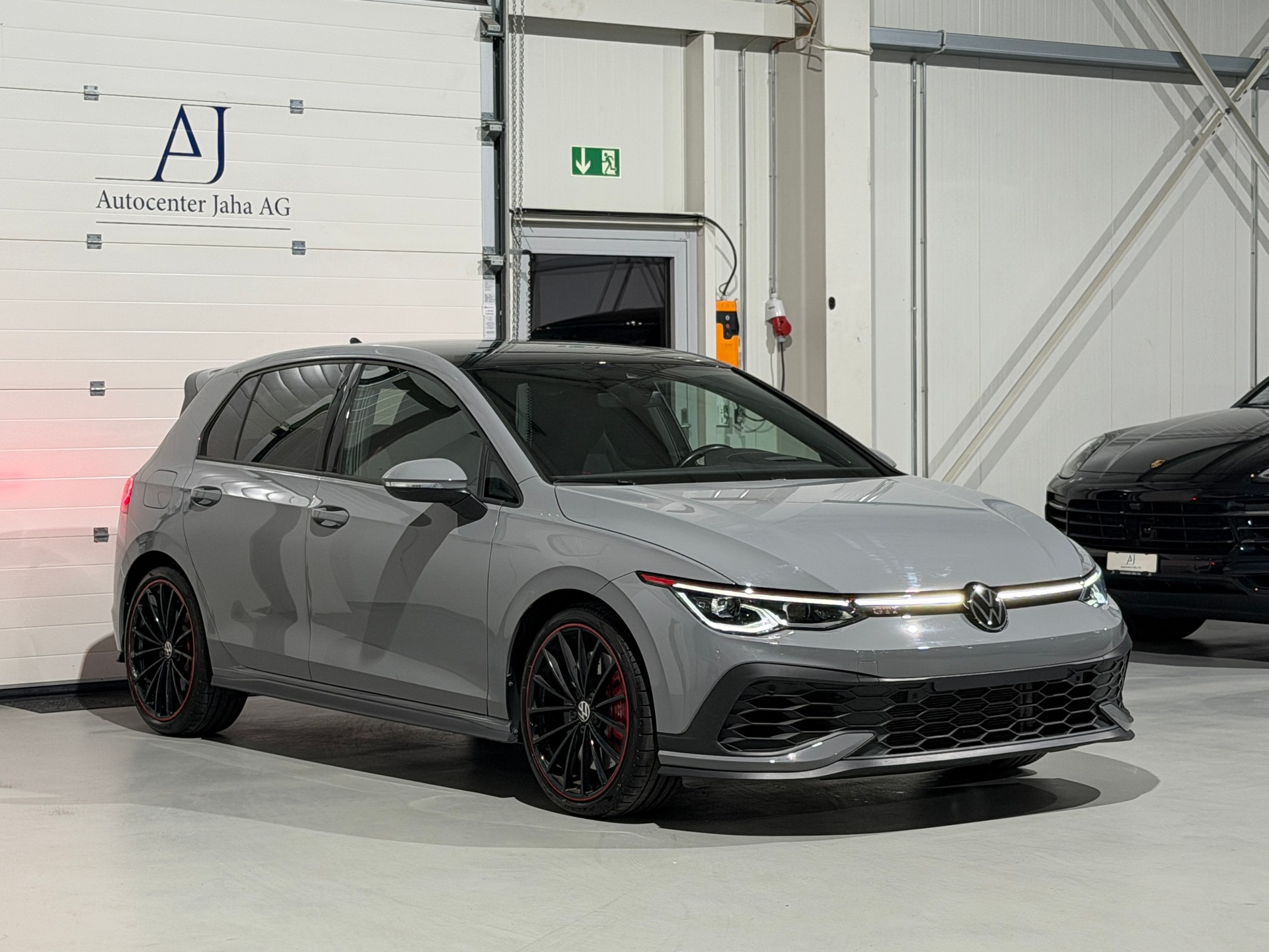 VW Golf 2.0 TSI GTI Clubsport DSG EDITION 45 / Akrapovic-image-4