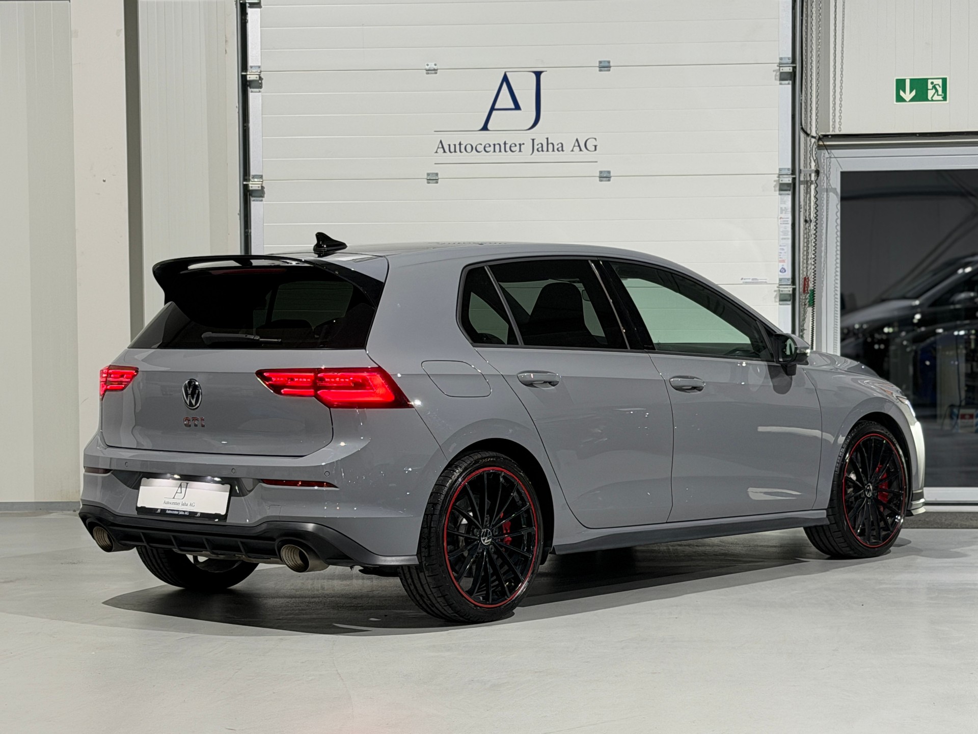 VW Golf 2.0 TSI GTI Clubsport DSG EDITION 45 / Akrapovic-image-6