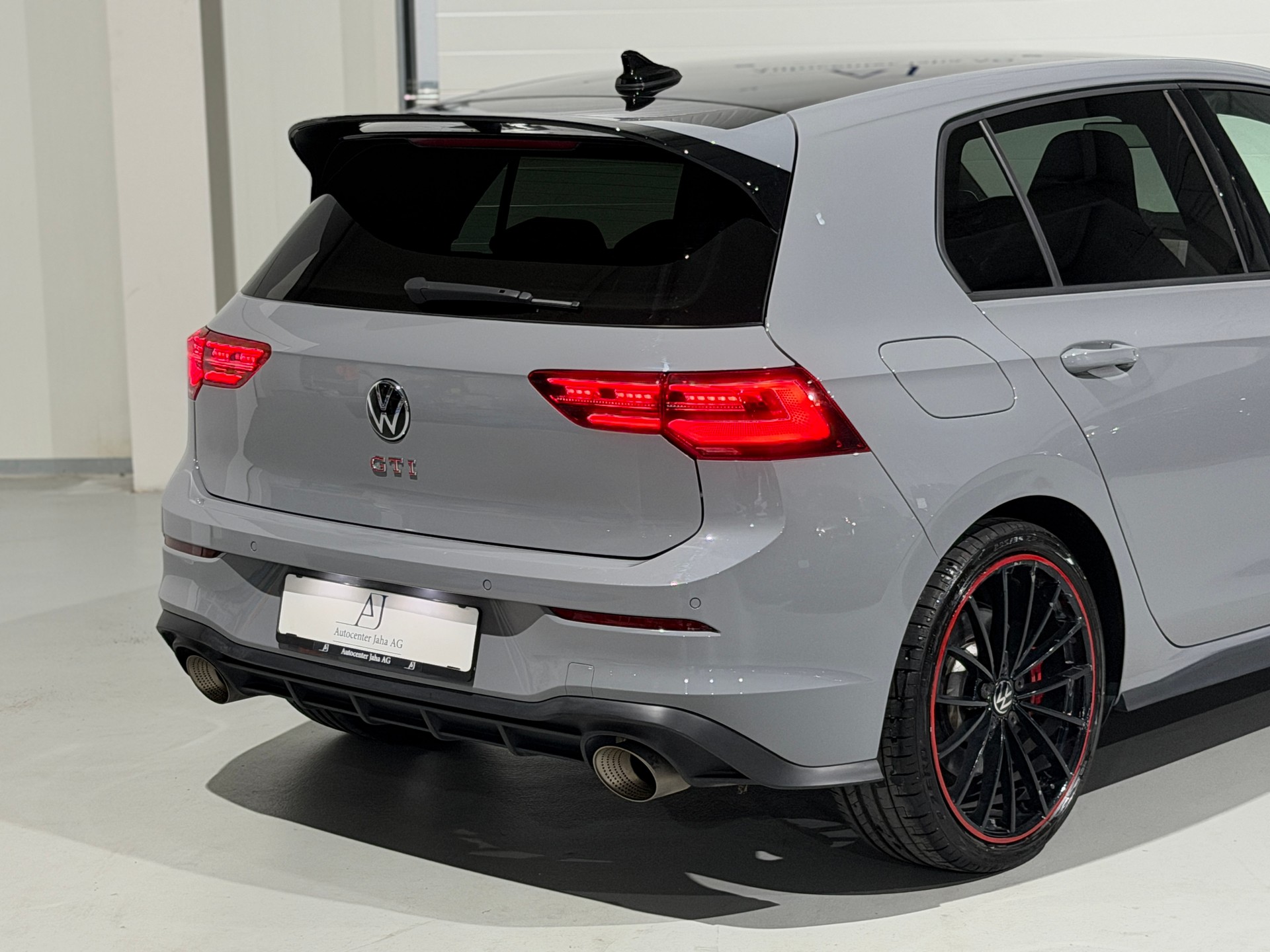 VW Golf 2.0 TSI GTI Clubsport DSG EDITION 45 / Akrapovic-image-5