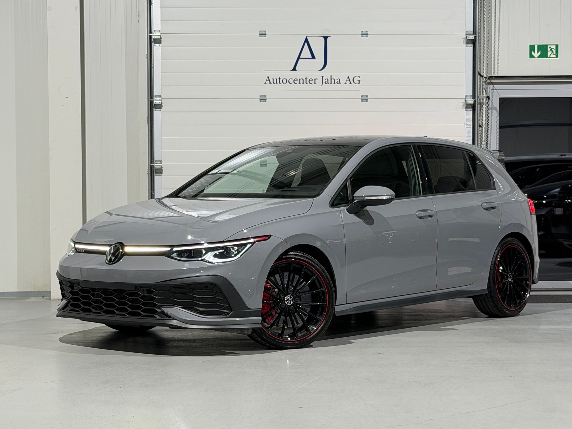 VW Golf 2.0 TSI GTI Clubsport DSG EDITION 45 / Akrapovic