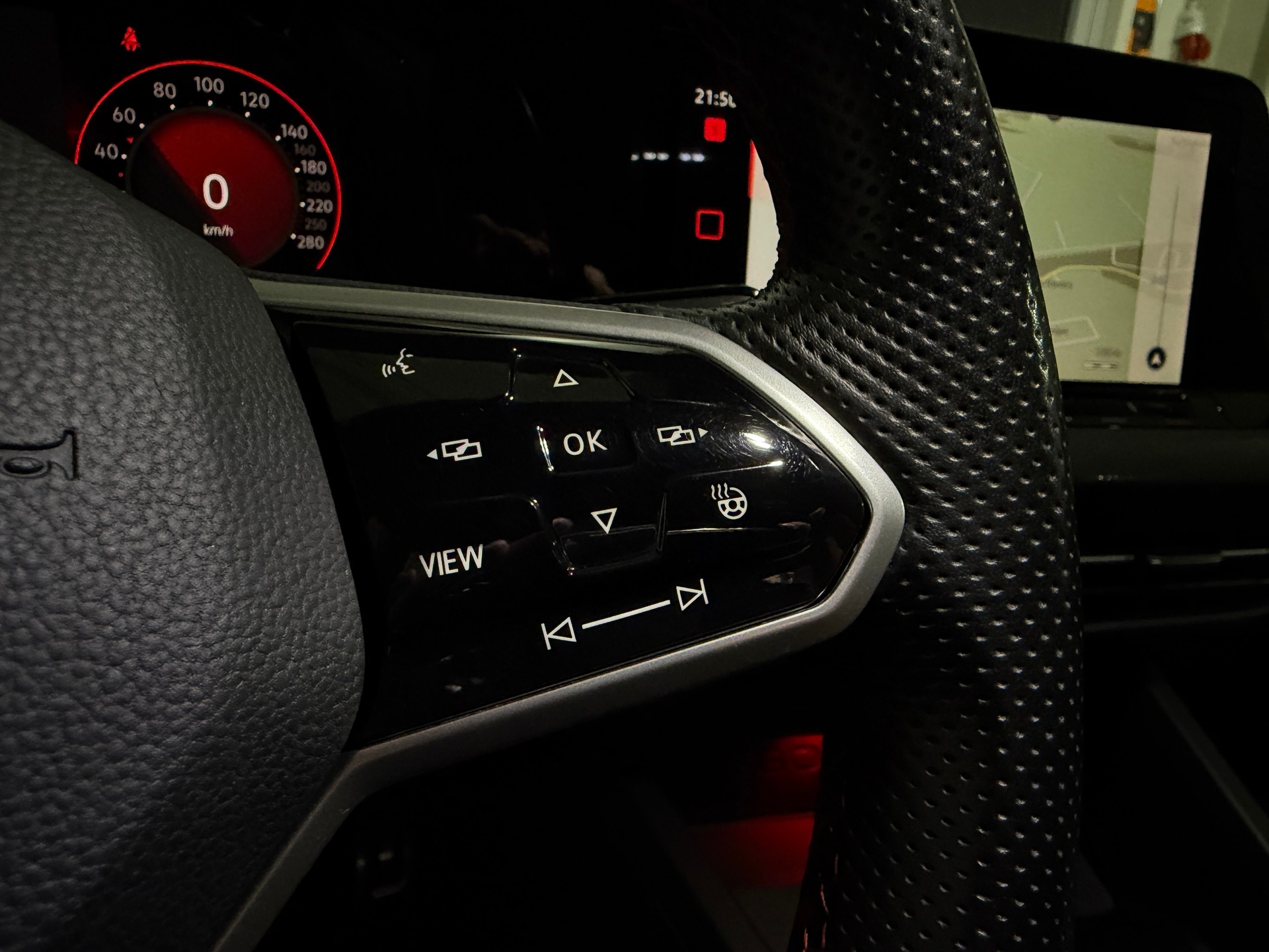 VW Golf 2.0 TSI GTI Clubsport DSG EDITION 45 / Akrapovic-image-12