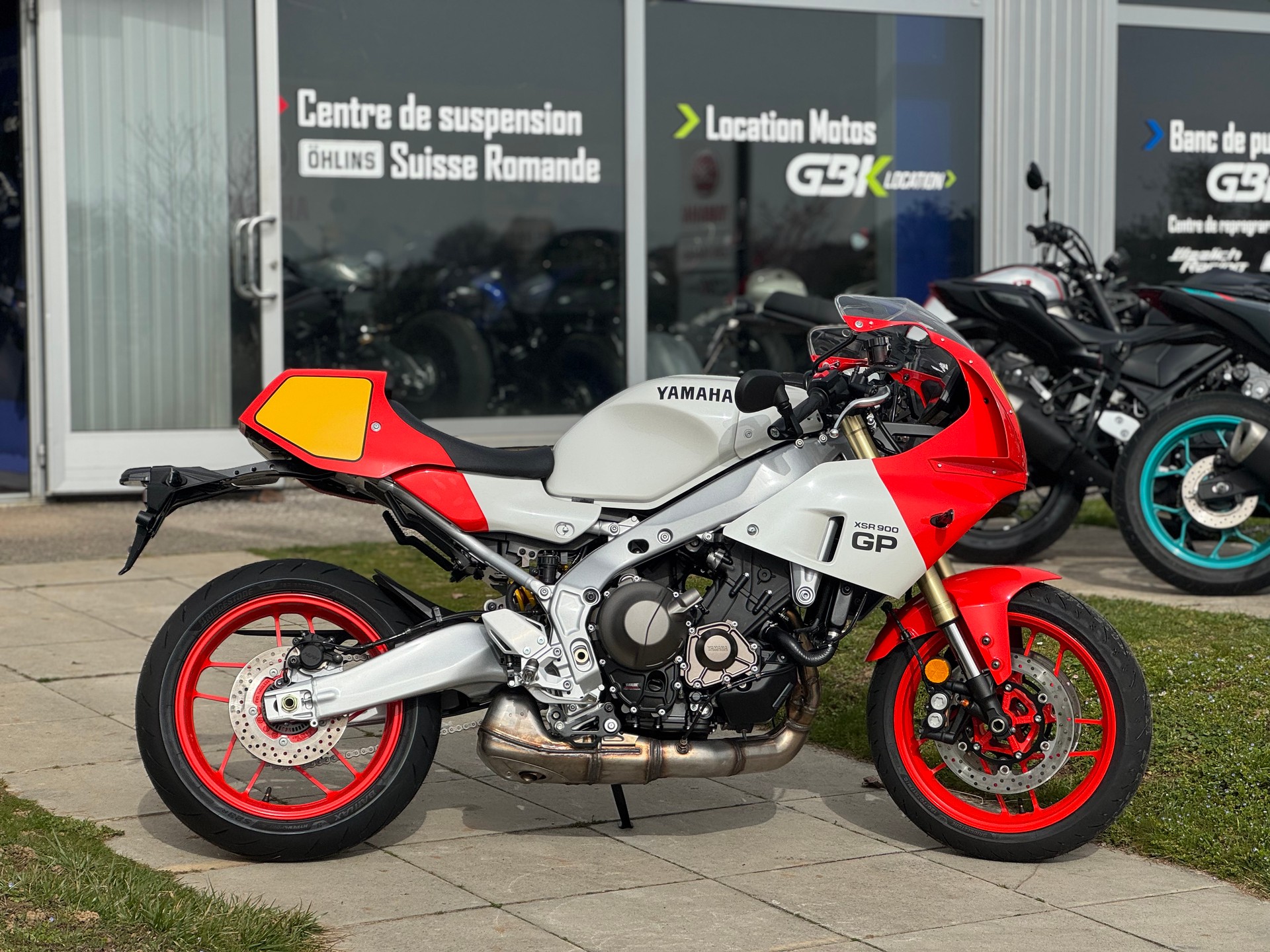YAMAHA XSR 900 GP-image-1