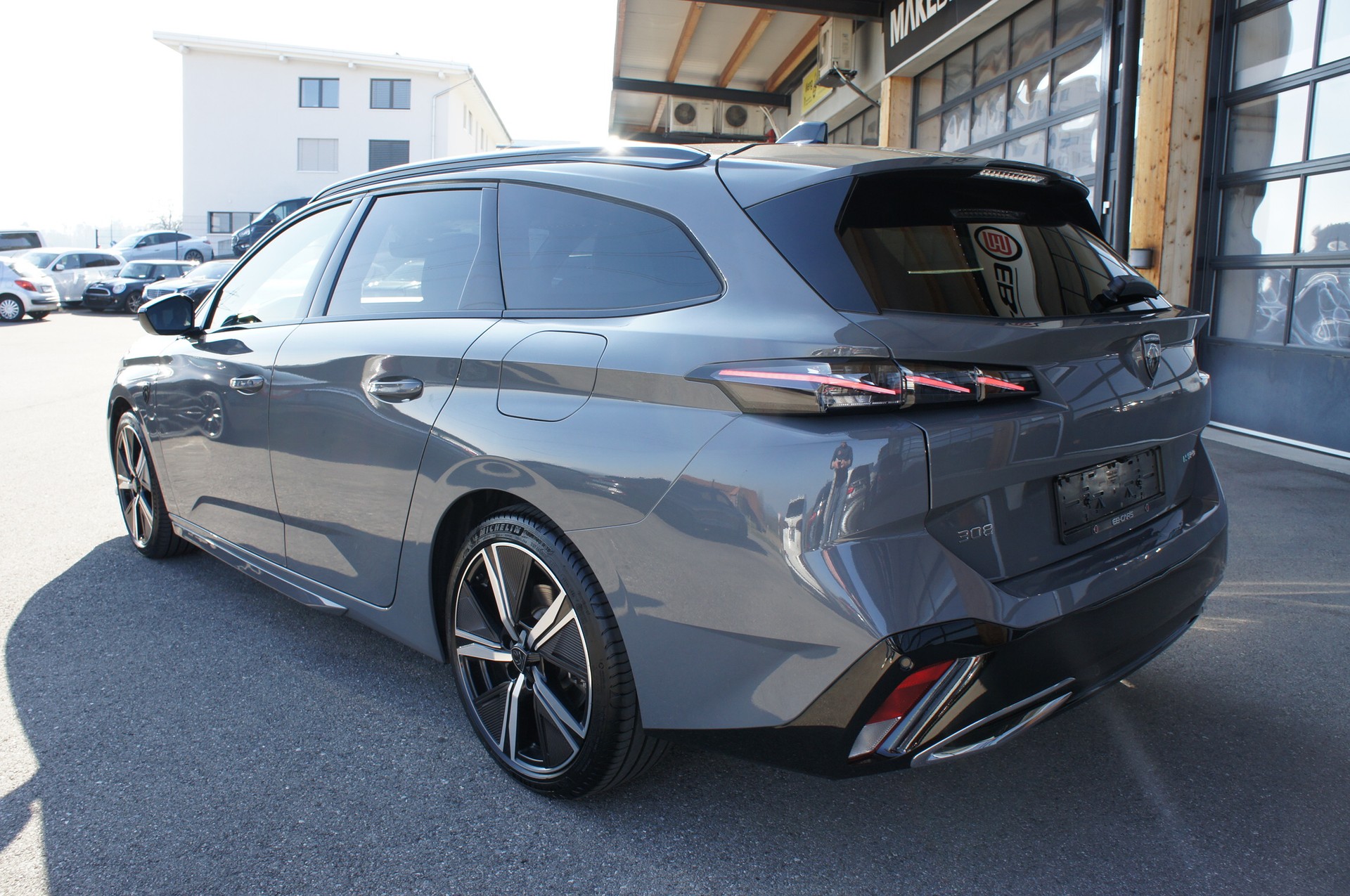 PEUGEOT 308 SW 1.6 PHEV 180 GT-showroom-element-2