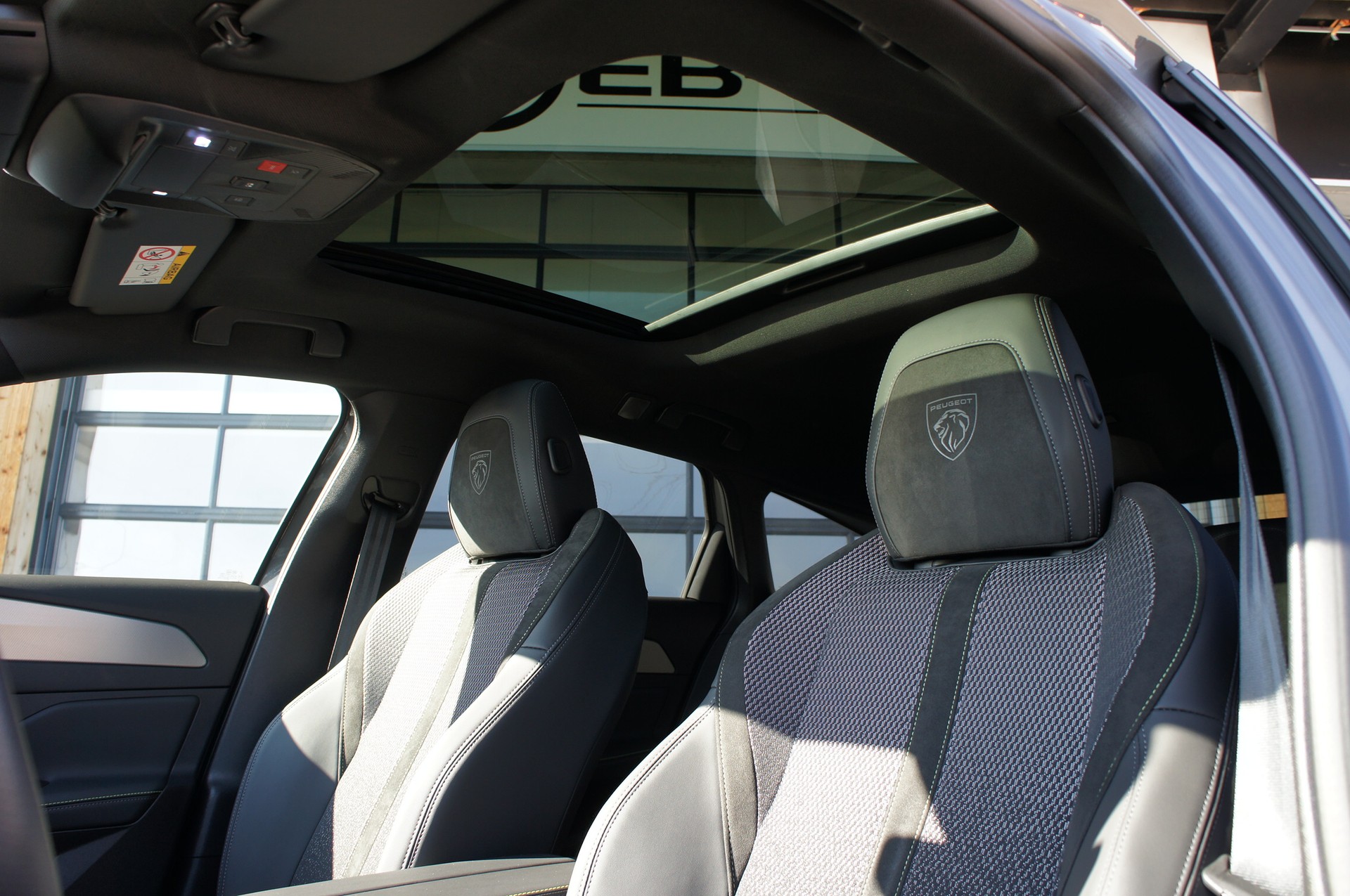 PEUGEOT 308 SW 1.6 PHEV 180 GT-image-14