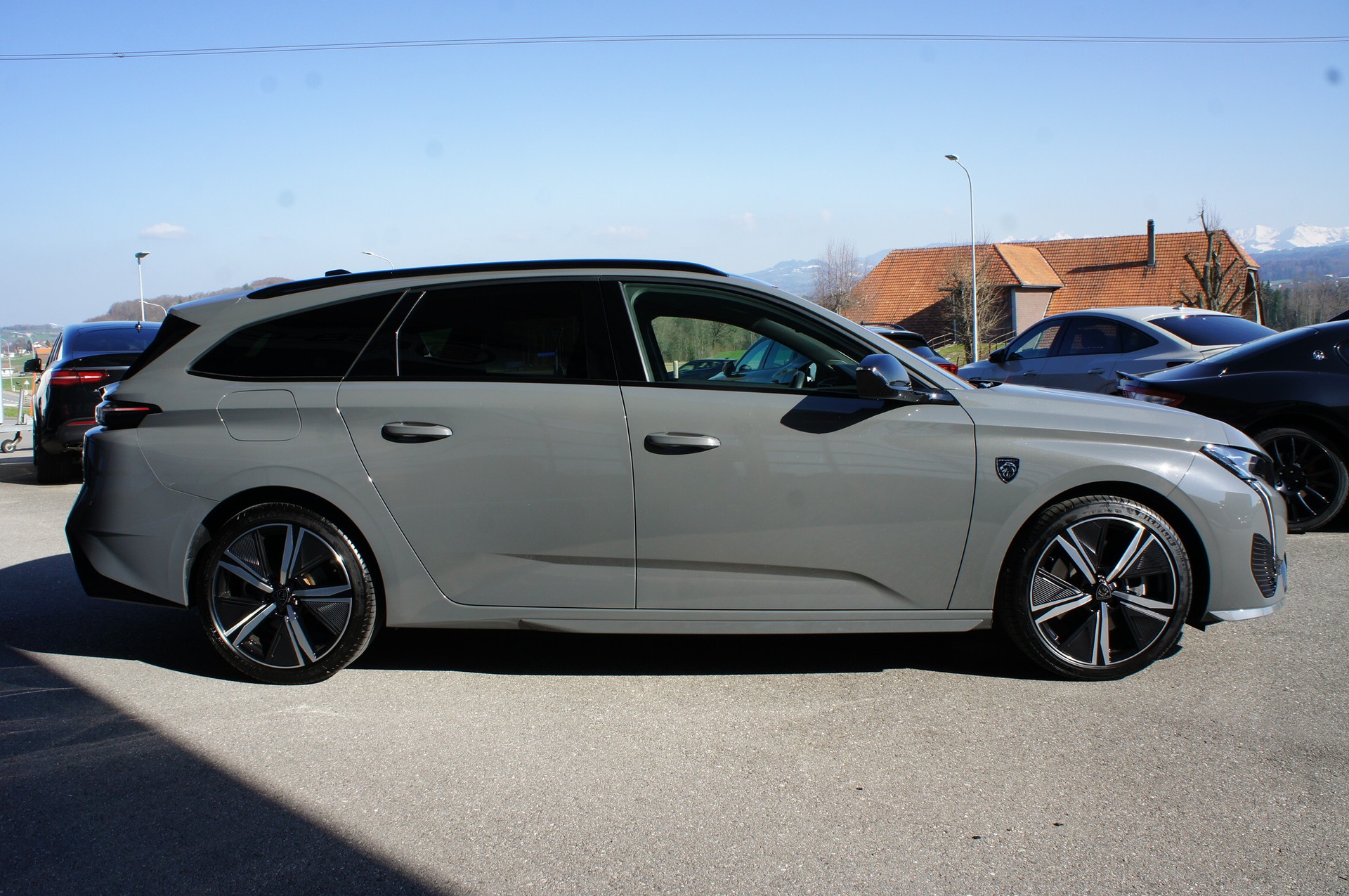 PEUGEOT 308 SW 1.6 PHEV 180 GT-image-5
