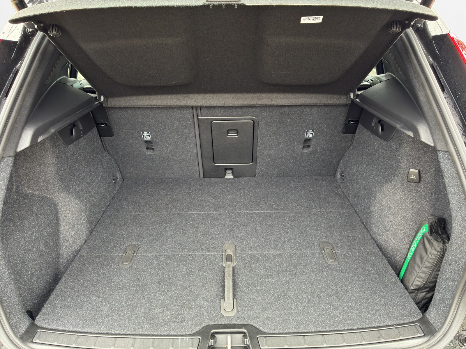 VOLVO XC40 2.0 B4 MH Plus Dark-image-14