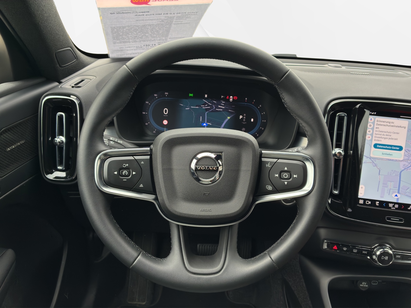 VOLVO XC40 2.0 B4 MH Plus Dark-image-11