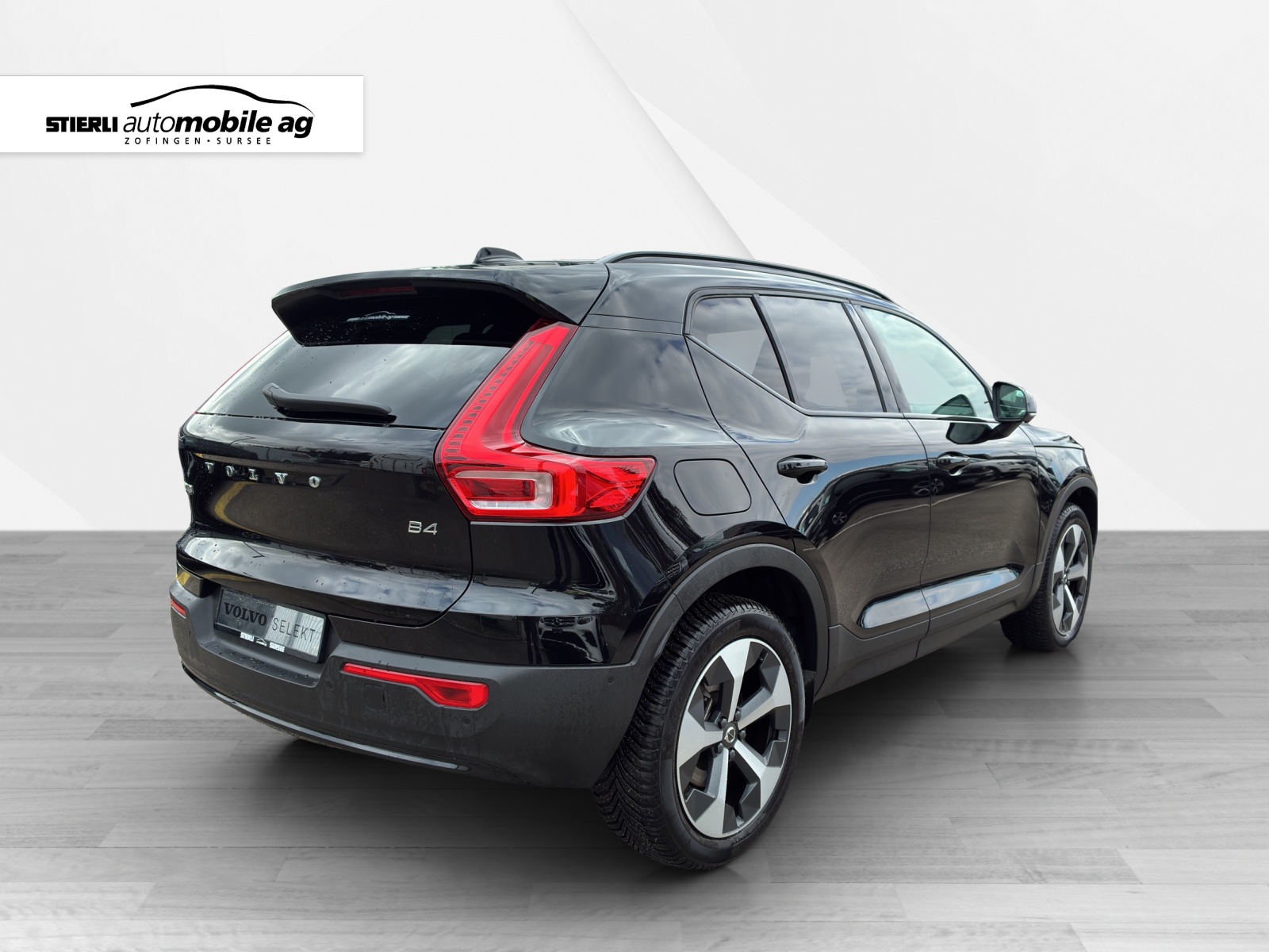 VOLVO XC40 2.0 B4 MH Plus Dark-image-4