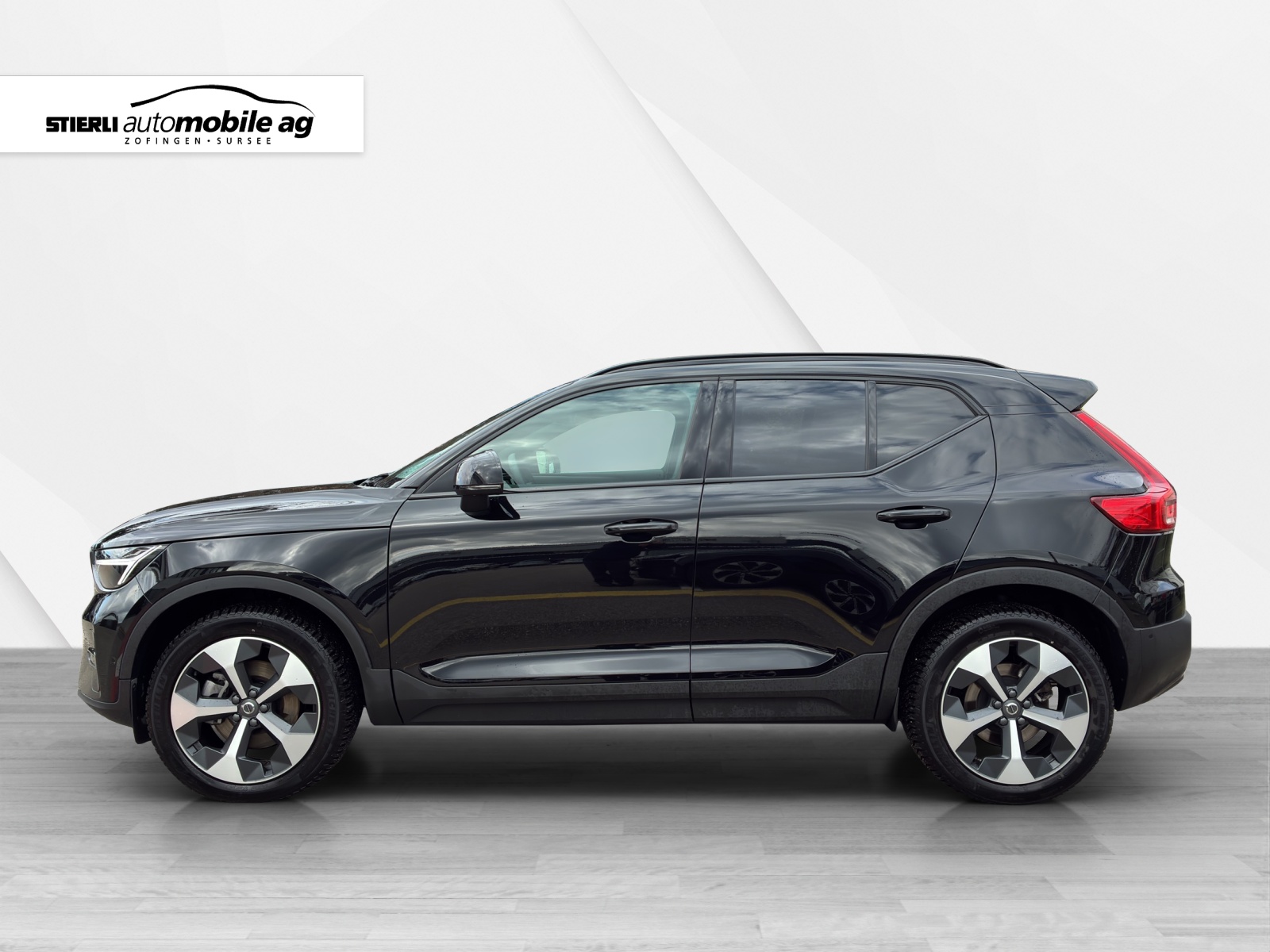 VOLVO XC40 2.0 B4 MH Plus Dark-image-7