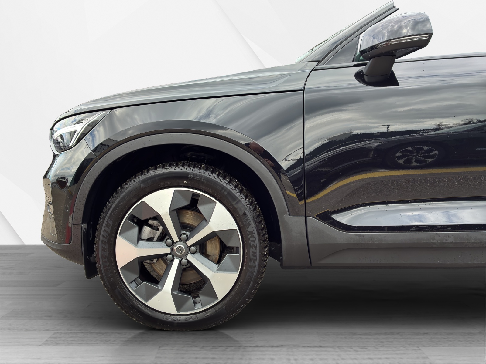 VOLVO XC40 2.0 B4 MH Plus Dark-image-8