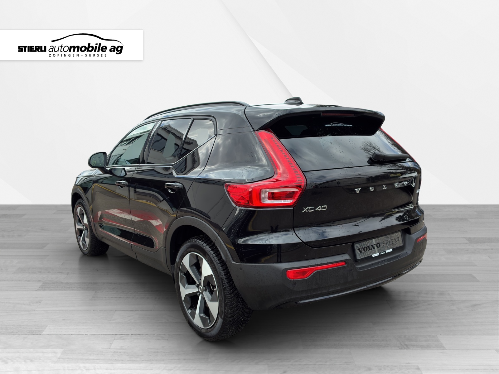 VOLVO XC40 2.0 B4 MH Plus Dark-image-6
