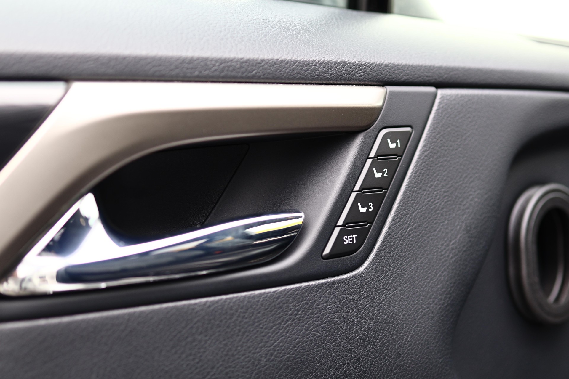 LEXUS RX 450h Comfort-image-25
