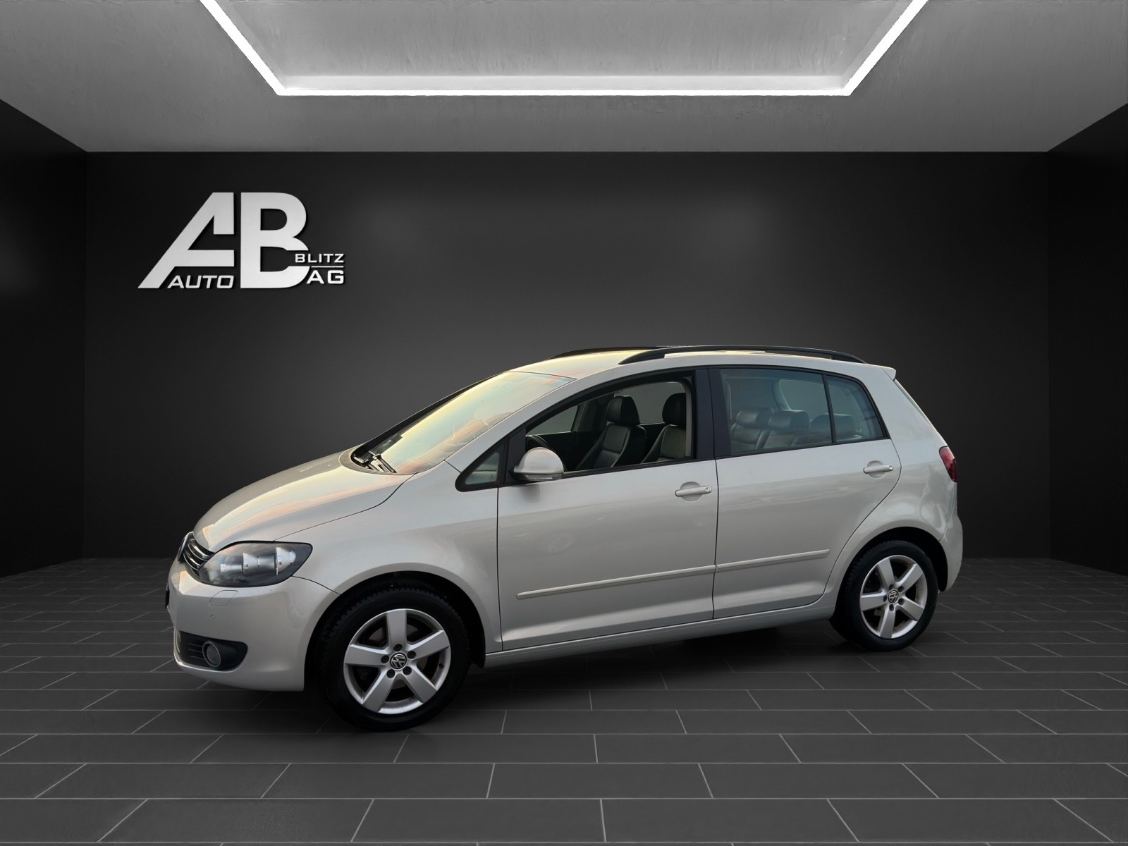 VW Golf Plus 1.2 TSI Trendline DSG-showroom-element-1