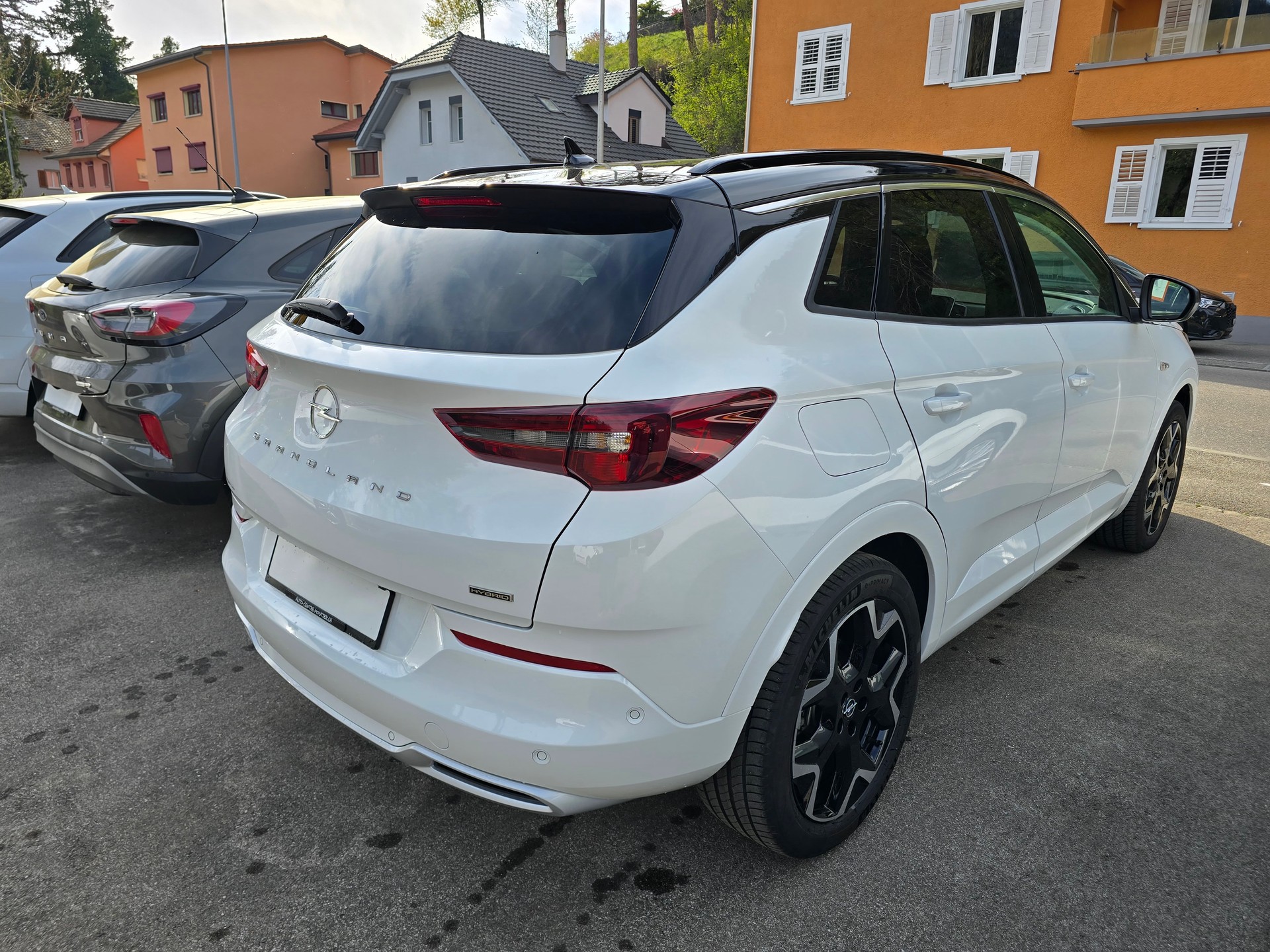 OPEL Grandland 1.6 Hybrid Ultimate Automatik-image-3
