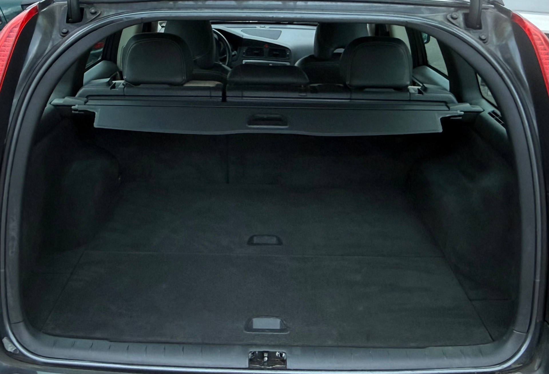VOLVO V70 2.5T AWD Summum-image-5