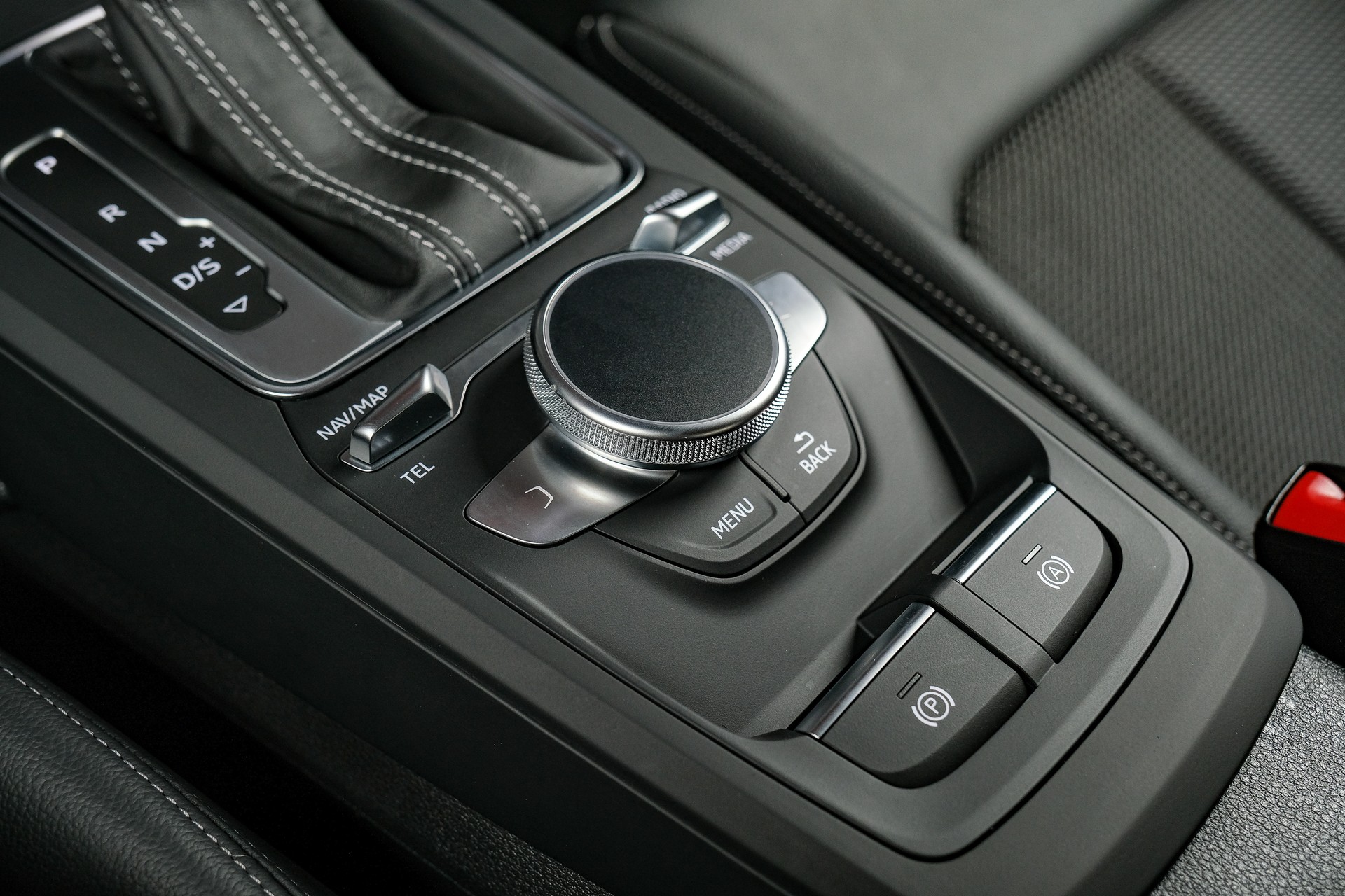 AUDI Q2 35 TFSI S line S-tronic-image-21