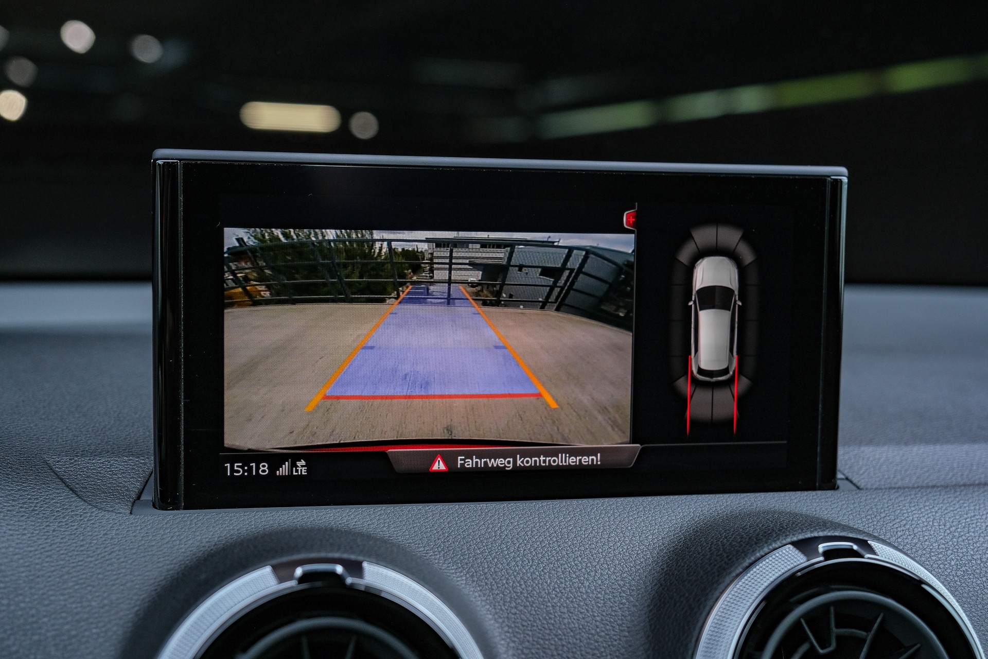 AUDI Q2 35 TFSI S line S-tronic-image-18