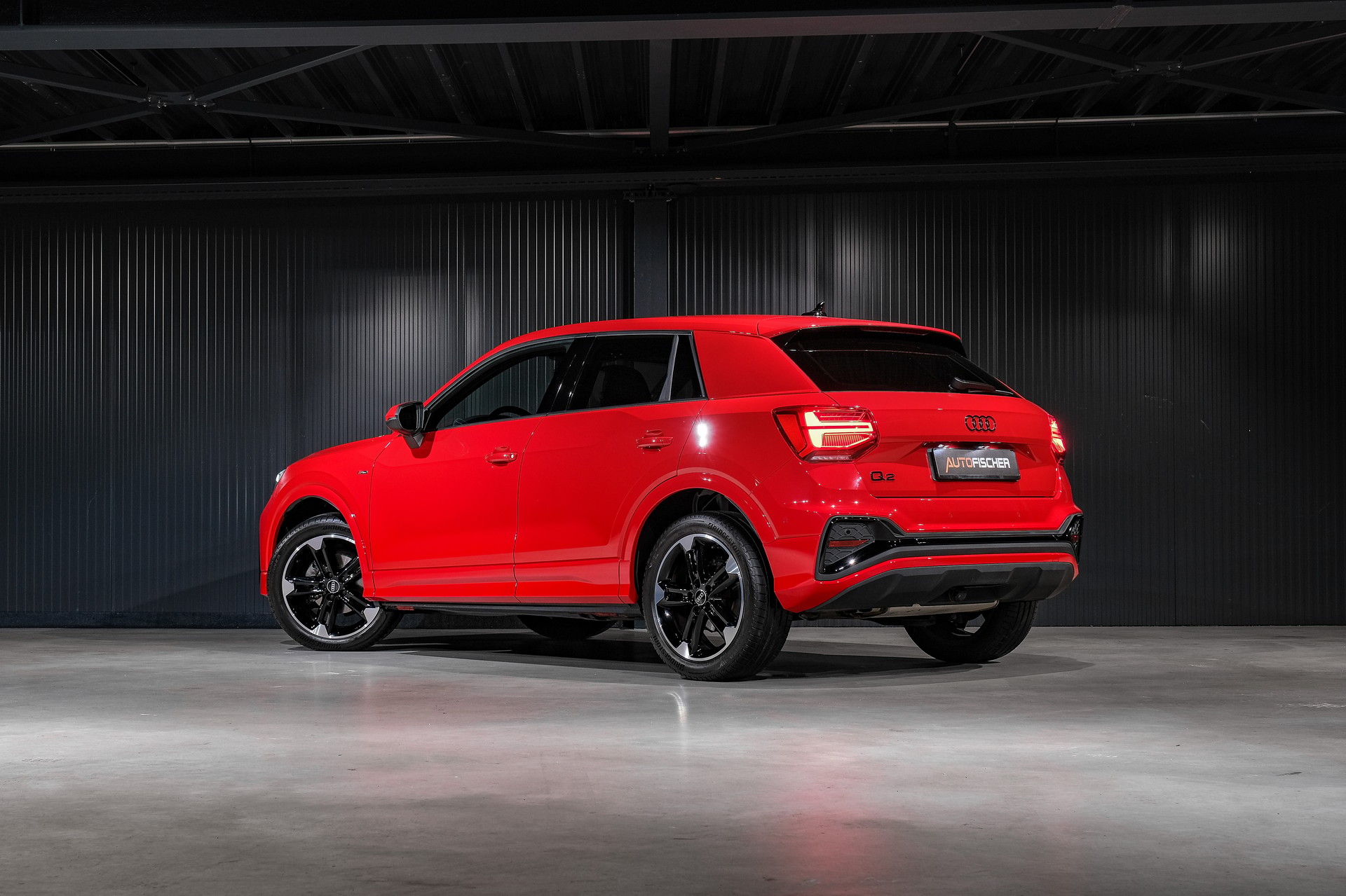 AUDI Q2 35 TFSI S line S-tronic-showroom-element-1