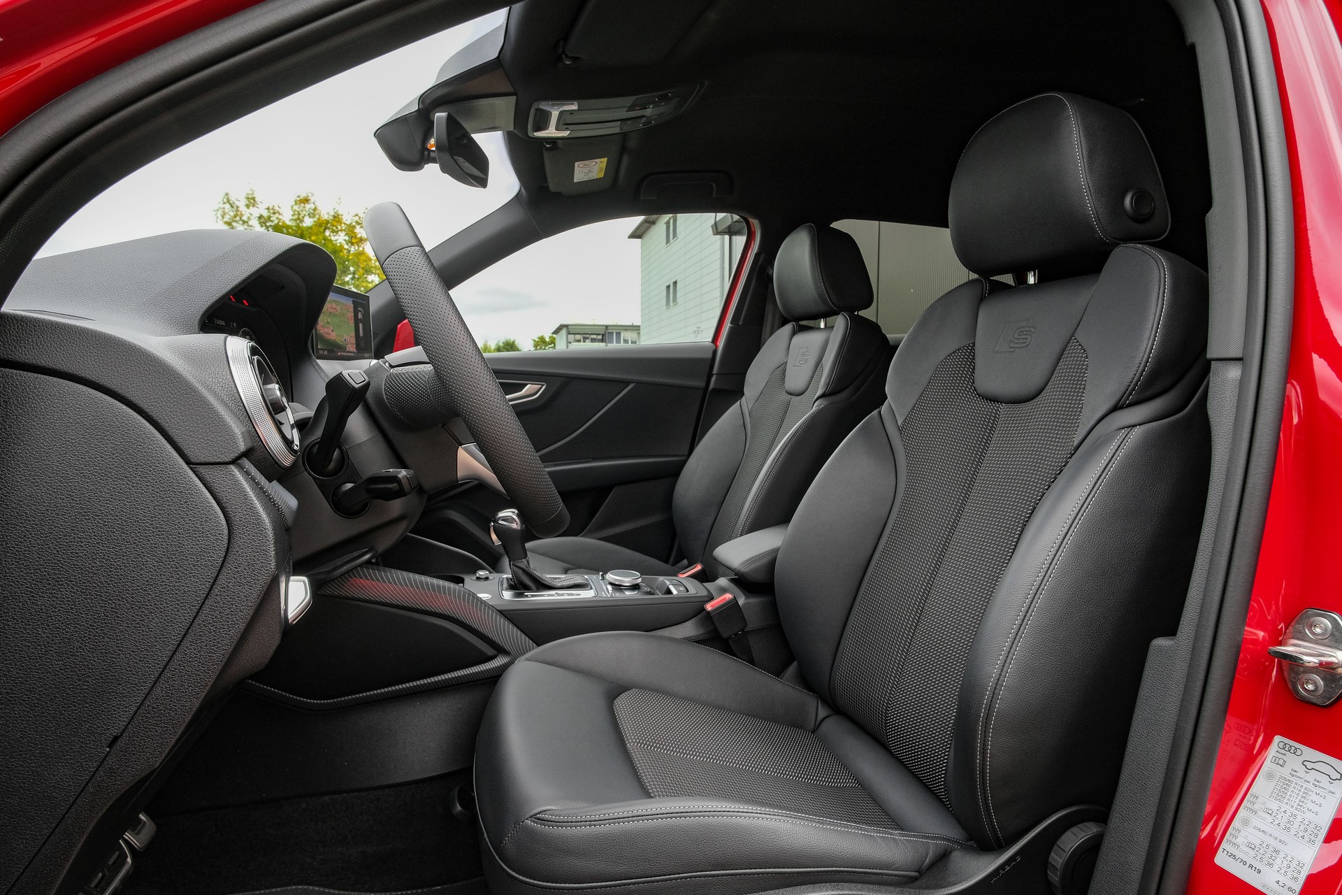 AUDI Q2 35 TFSI S line S-tronic-image-9