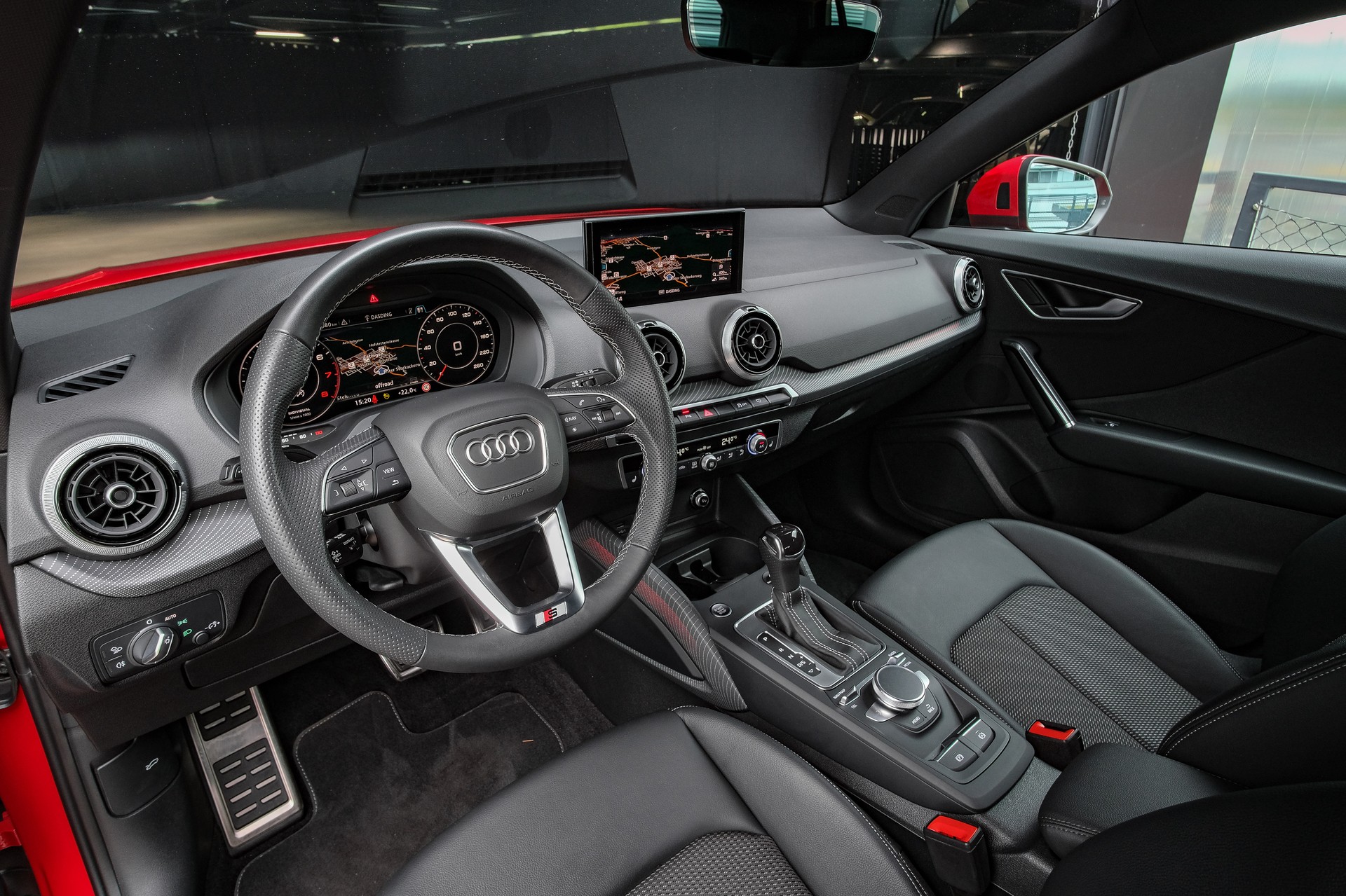 AUDI Q2 35 TFSI S line S-tronic-image-12