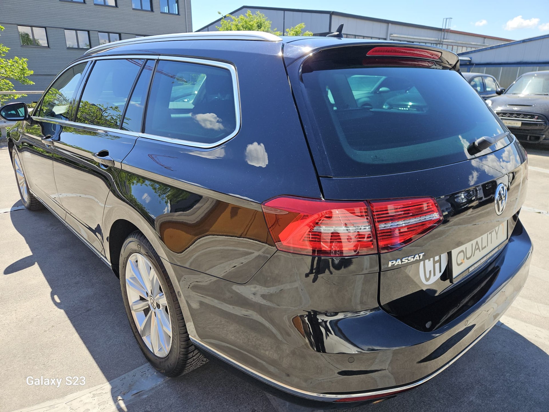 VW Passat Variant 2.0 TDI BMT Highline DSG 4Motion-image-2