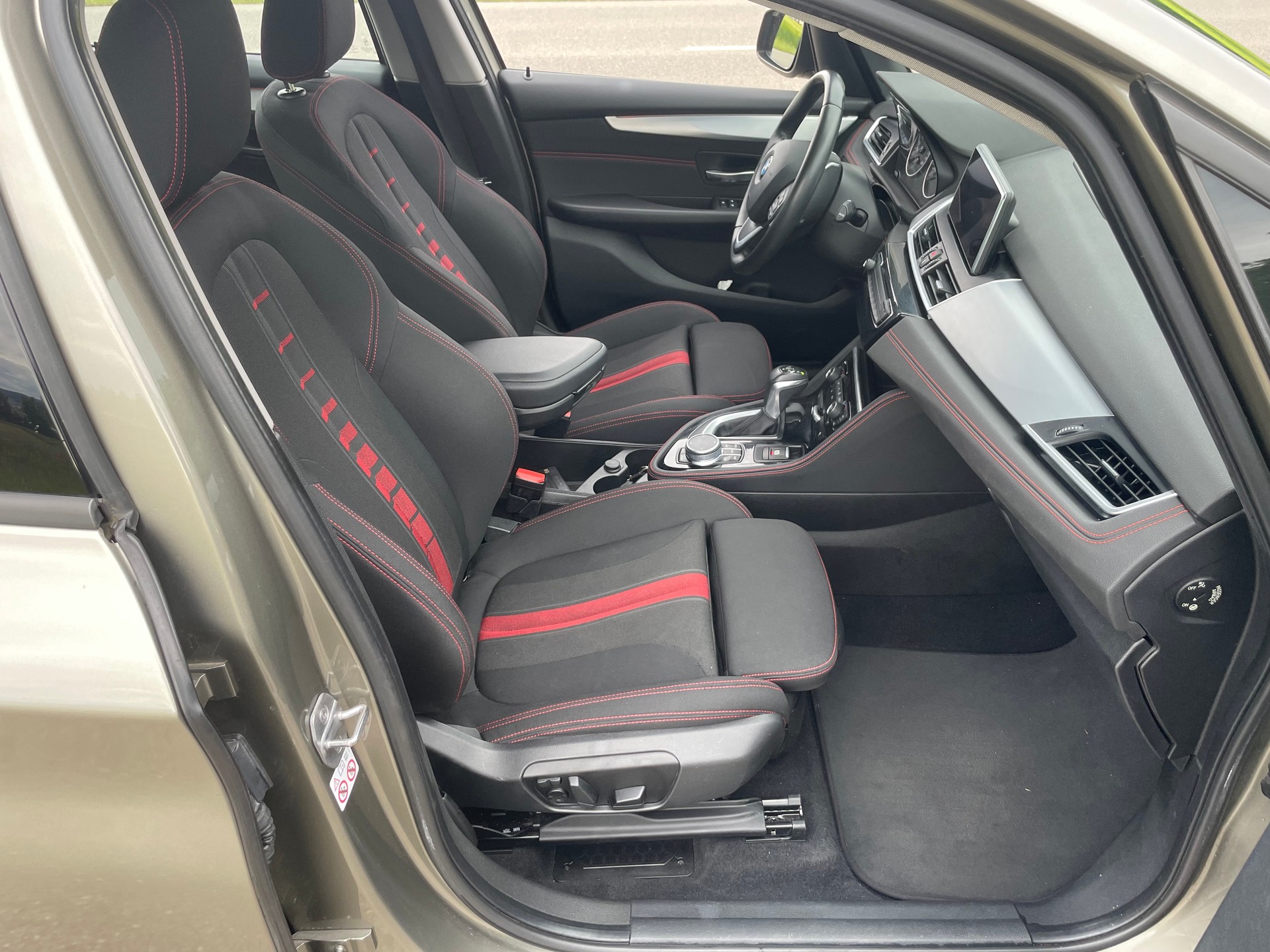 BMW 225i xDrive Active Tourer Sport Line Steptronic-image-10