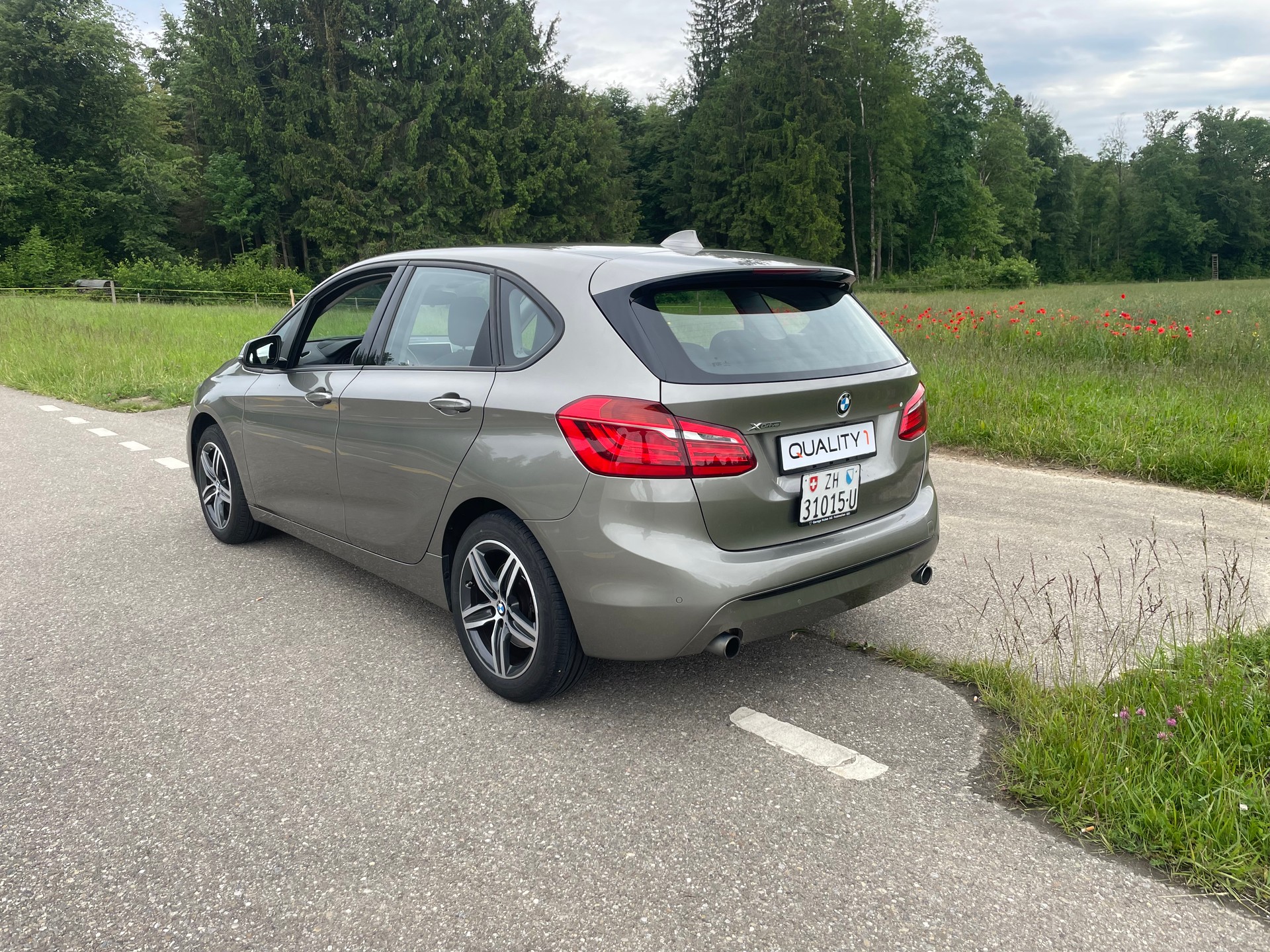BMW 225i xDrive Active Tourer Sport Line Steptronic-image-5