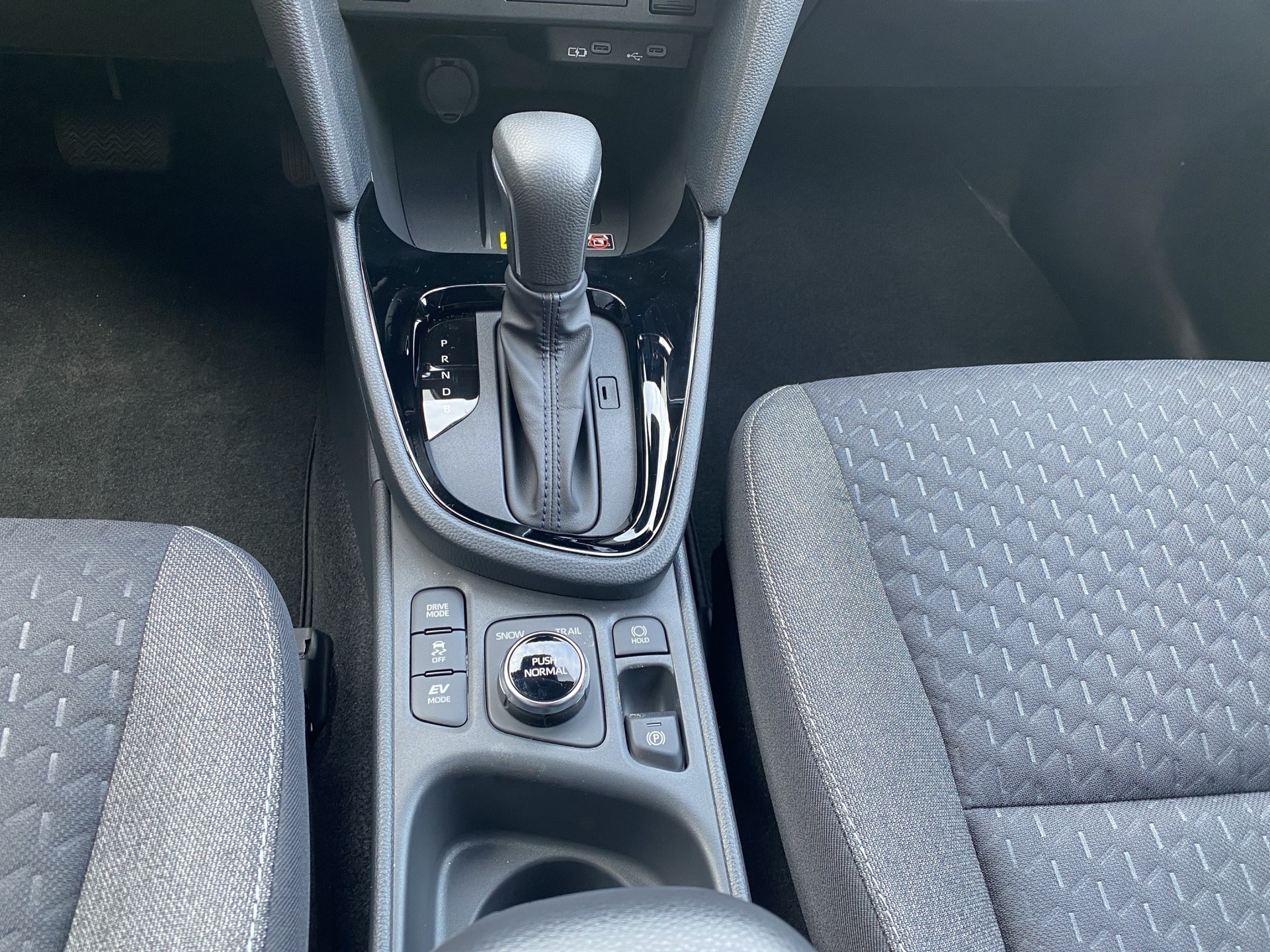 TOYOTA Yaris Cross 1.5 Trend AWDi e-CVT-image-10