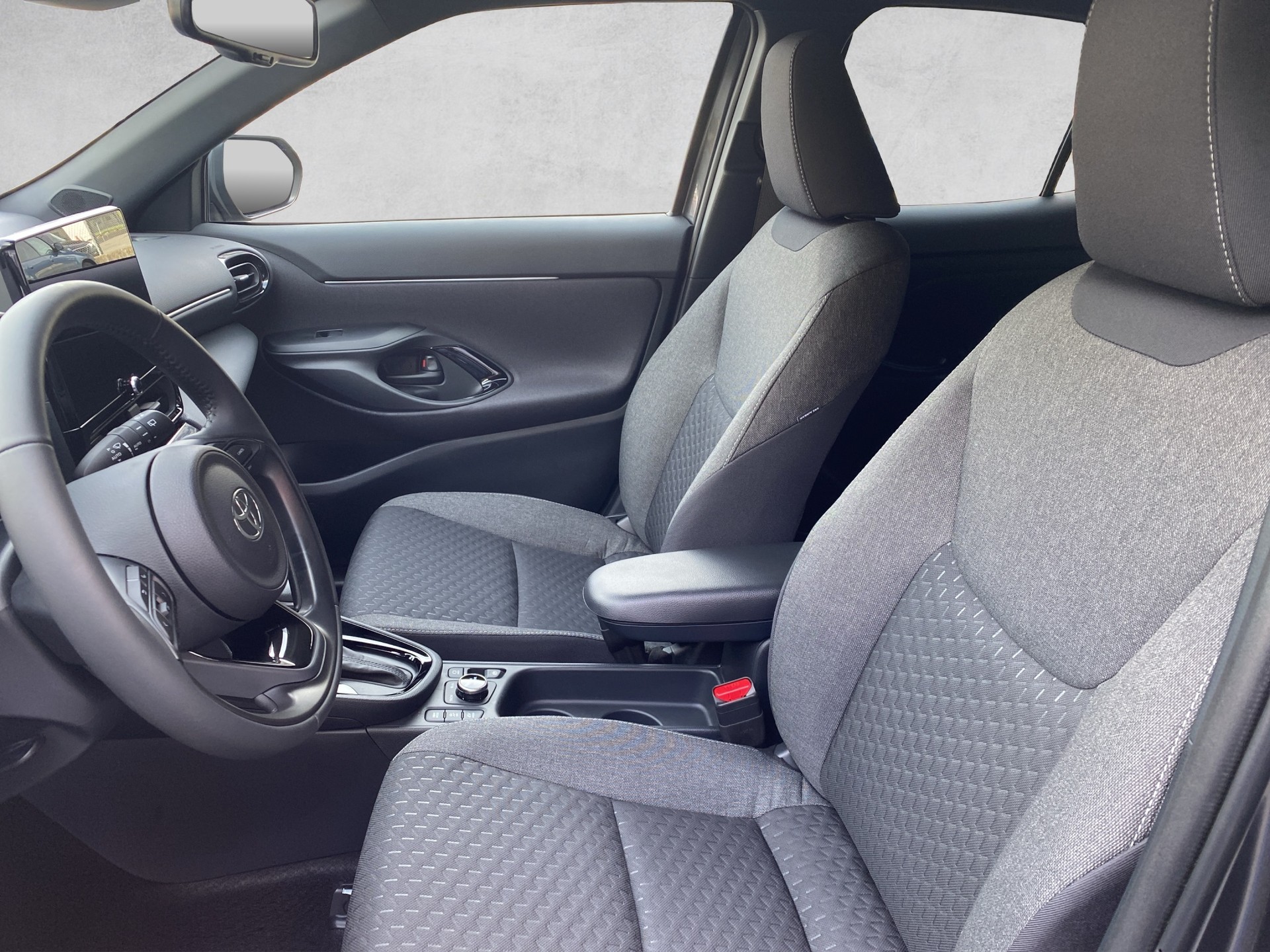 TOYOTA Yaris Cross 1.5 Trend AWDi e-CVT-image-6