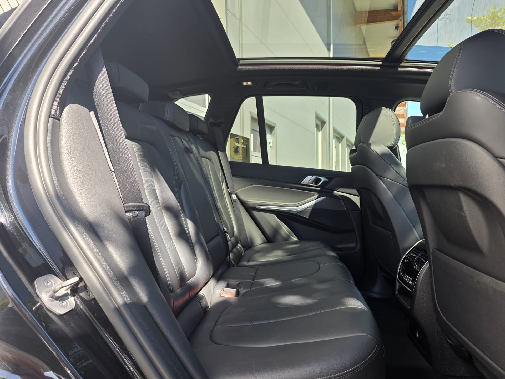 BMW X5 xDrive 48V 30d M Sport ** BLACK EDITION - ASSIZENT PAKET -PANORMA - DISZANSCHEIBEN -FRONT LIPPE - SOFT LOSE - ADAPRIVE LED **-image-10