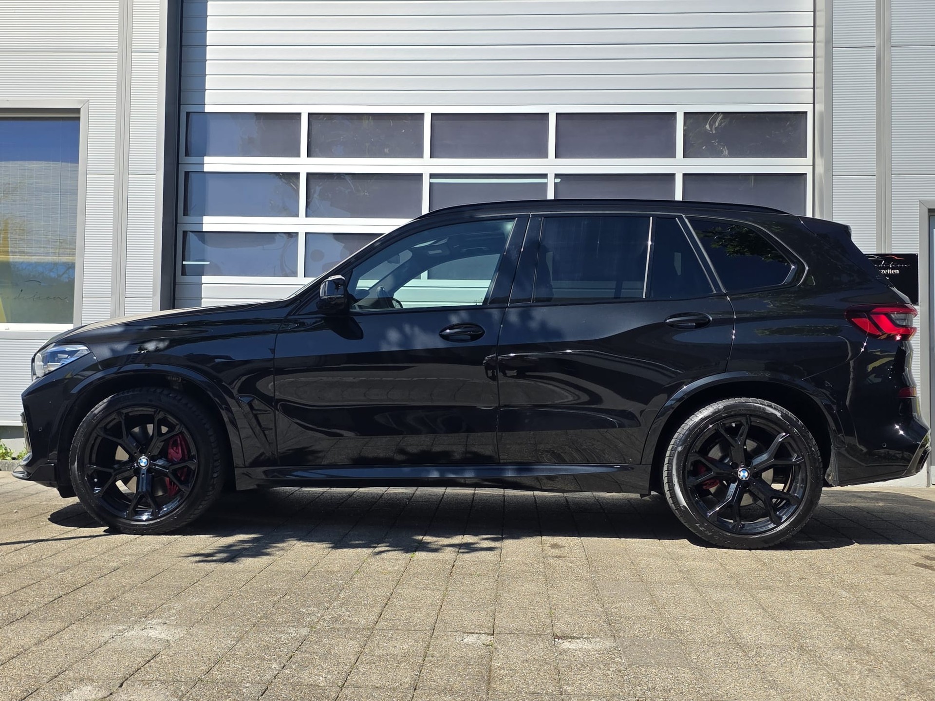 BMW X5 xDrive 48V 30d M Sport ** BLACK EDITION - ASSIZENT PAKET -PANORMA - DISZANSCHEIBEN -FRONT LIPPE - SOFT LOSE - ADAPRIVE LED **-showroom-element-2