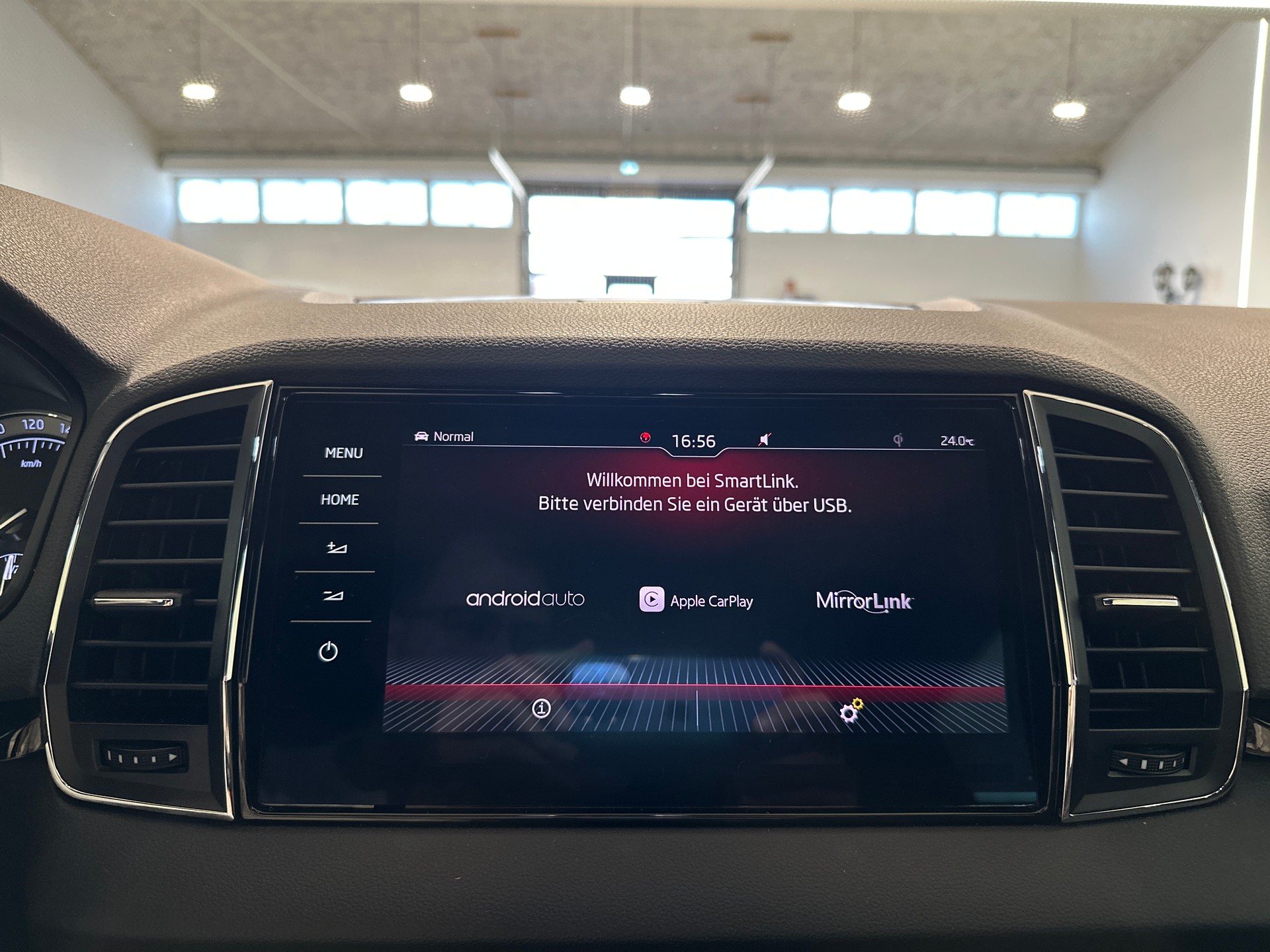 SKODA Karoq 2.0 TSI SportLine 4x4 DSG-image-17