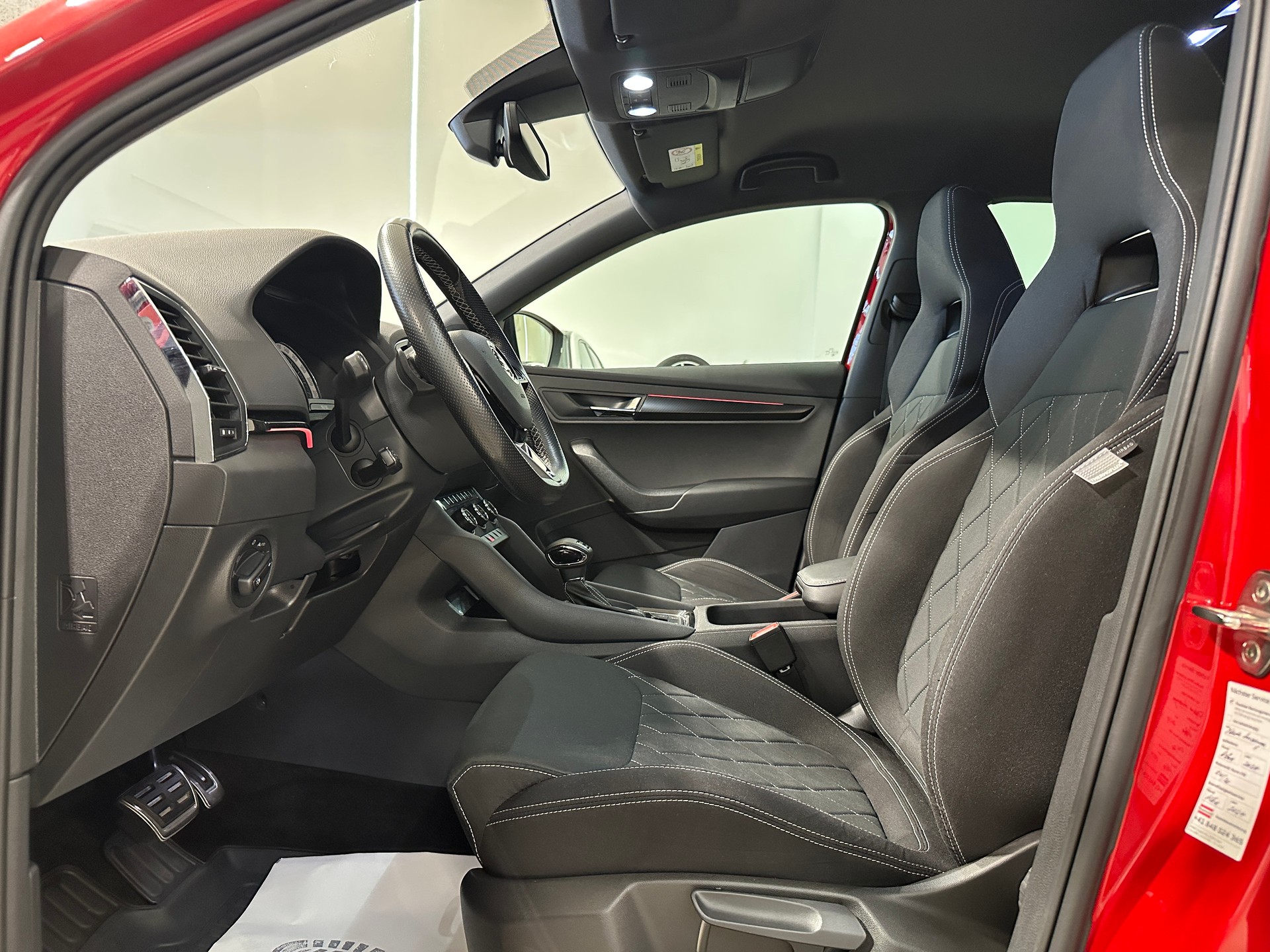 SKODA Karoq 2.0 TSI SportLine 4x4 DSG-image-10