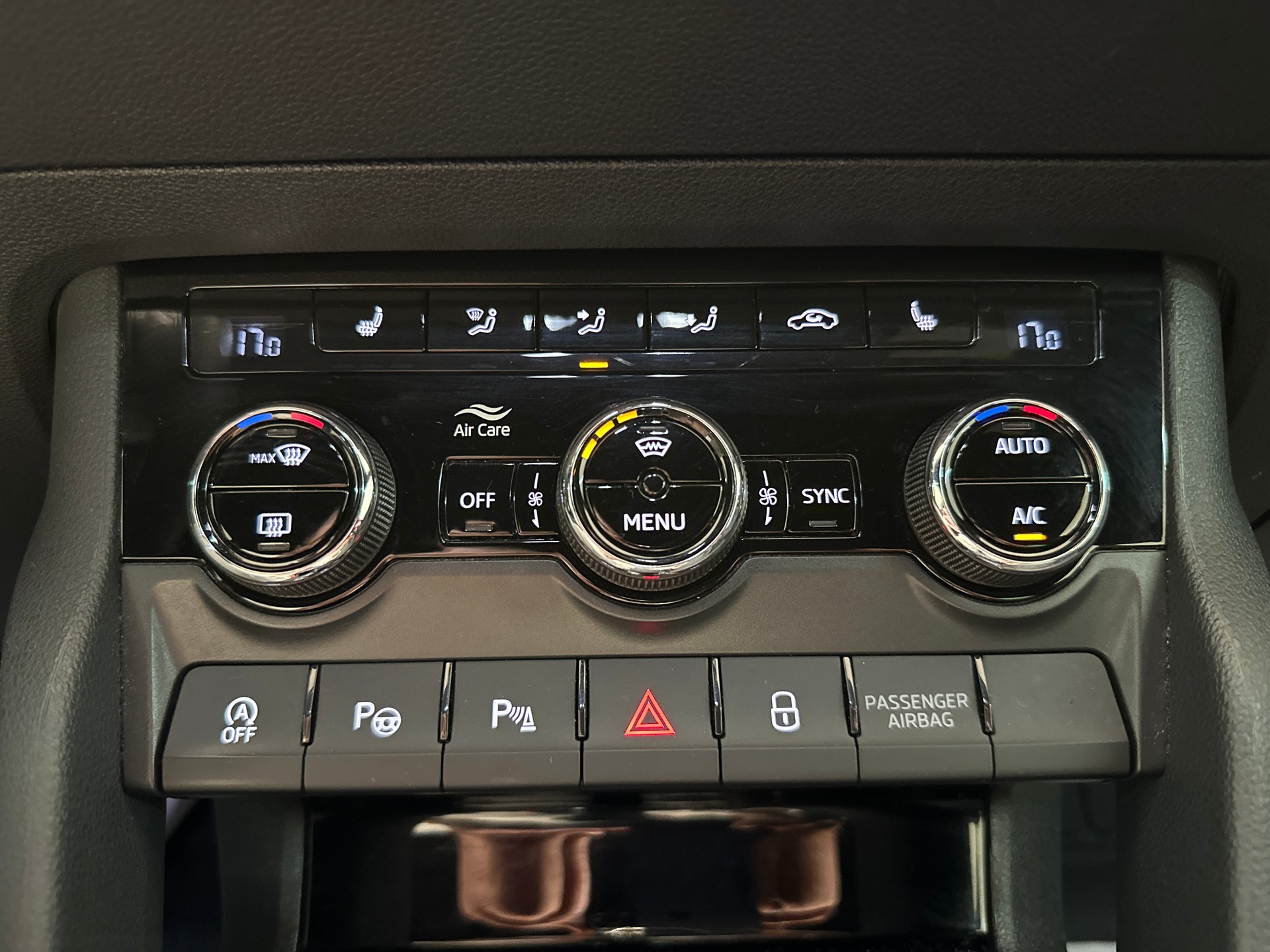 SKODA Karoq 2.0 TSI SportLine 4x4 DSG-image-22