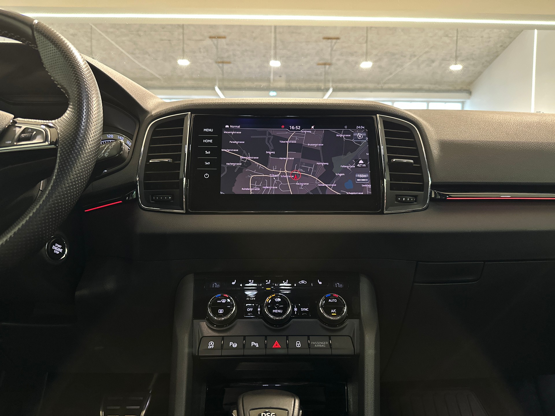 SKODA Karoq 2.0 TSI SportLine 4x4 DSG-image-14