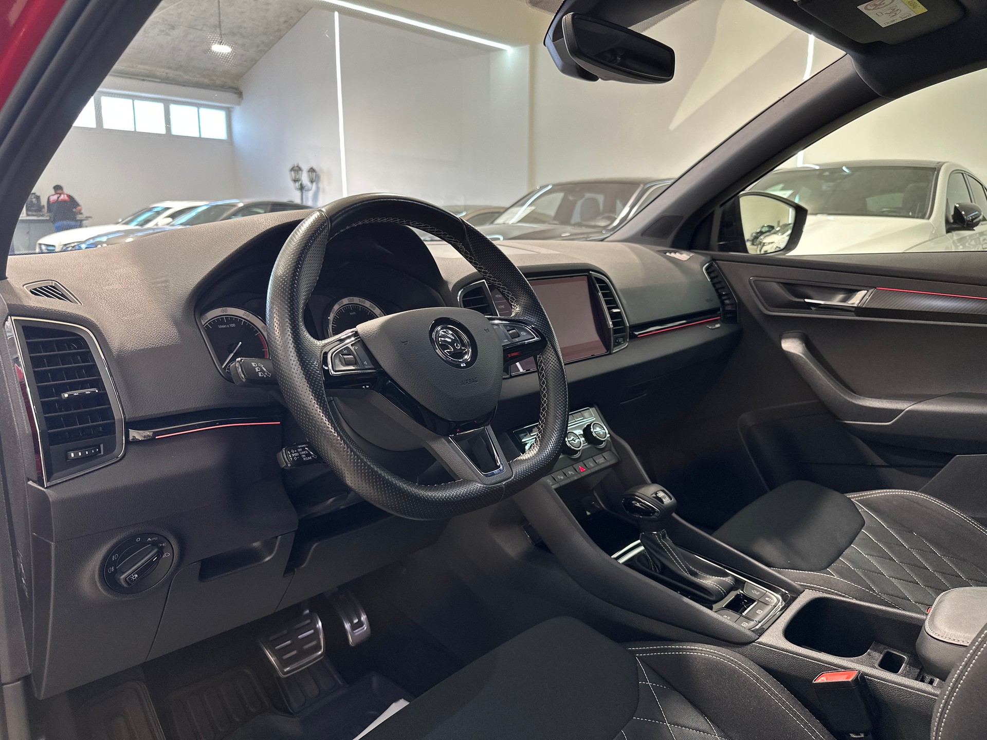 SKODA Karoq 2.0 TSI SportLine 4x4 DSG-showroom-element-1