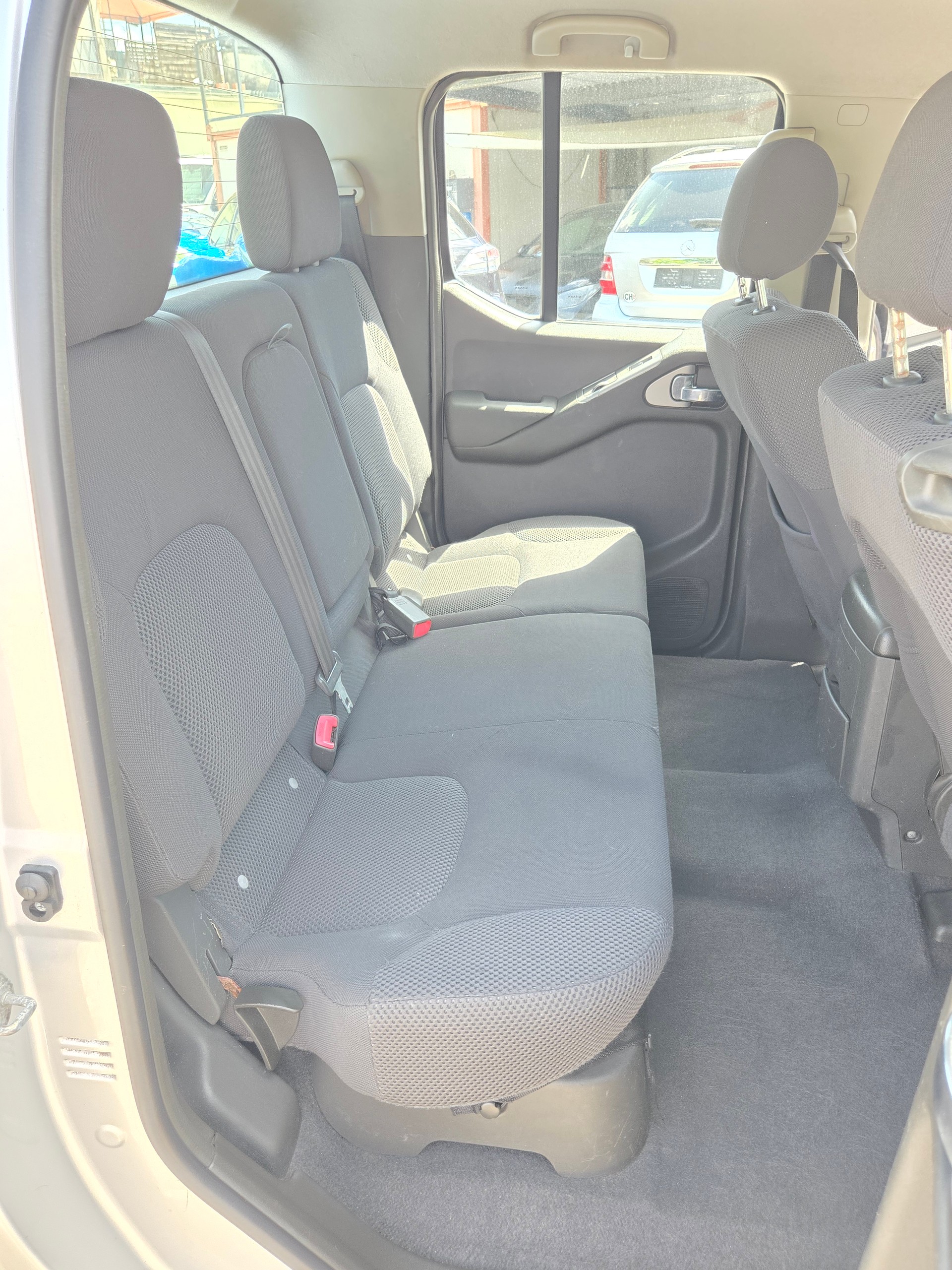 NISSAN Navara Double Cab LE 2.5 TDI 4WD-image-13