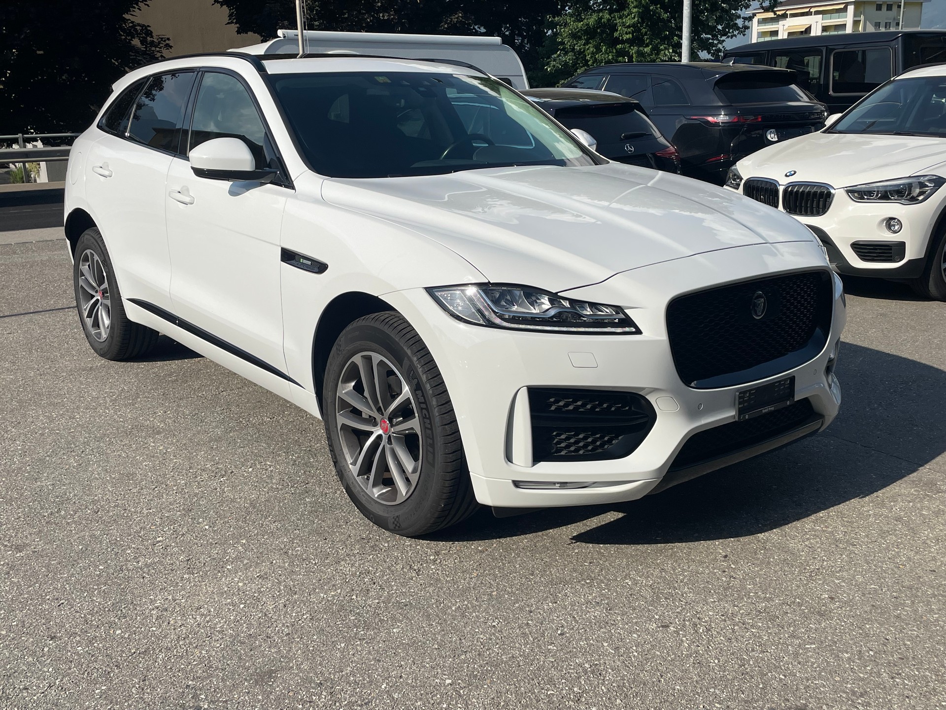 JAGUAR F-Pace 25t 2.0 R-Sport AWD Automatik-image-13