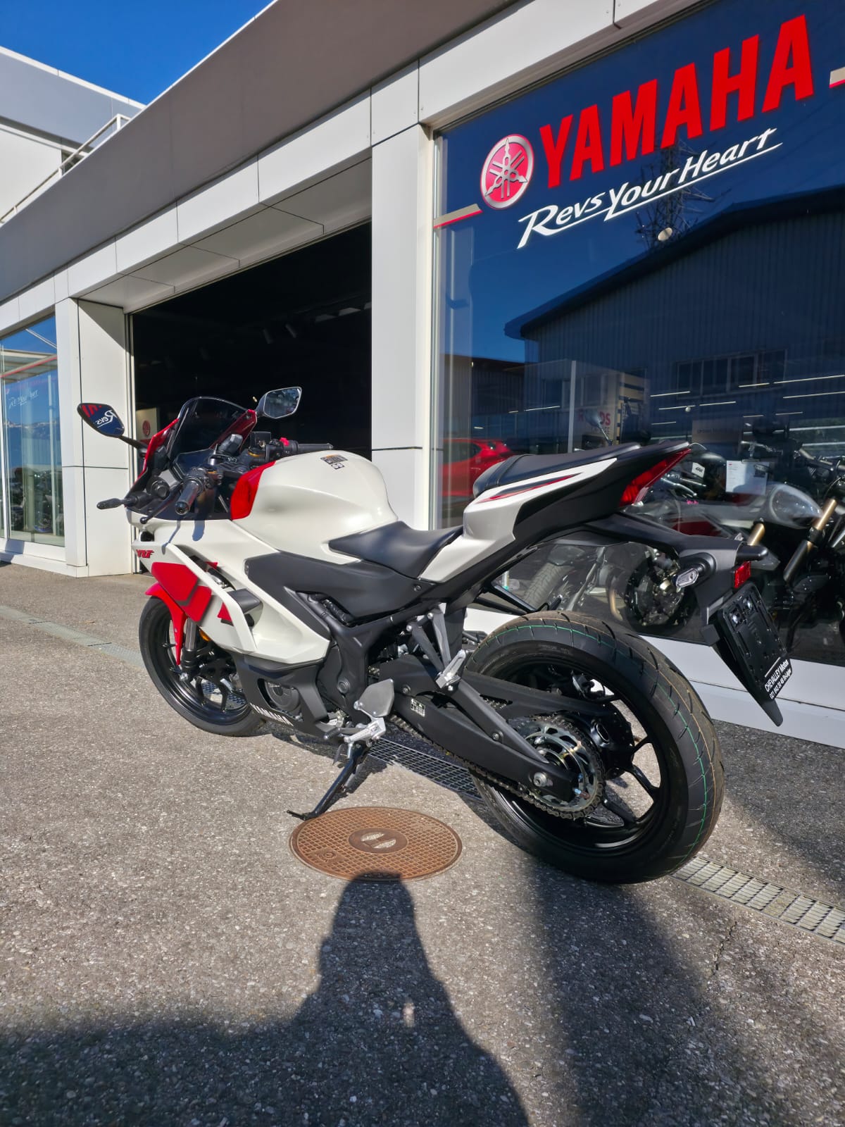 YAMAHA YZF-R3 70TH ANNIVERSAIRE-image-1