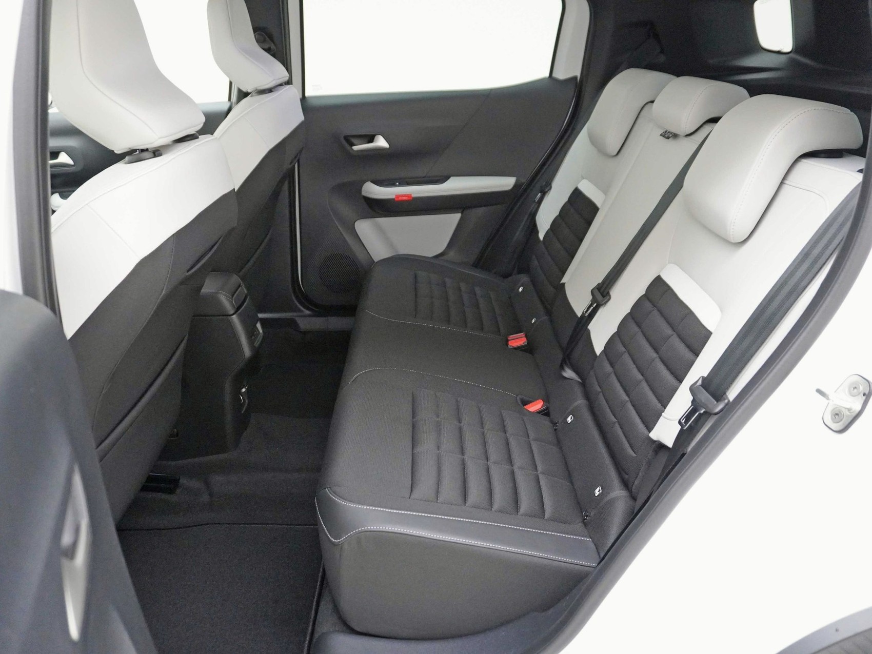 CITROEN C3 Aircross 1.2 Hybrid Max-image-15