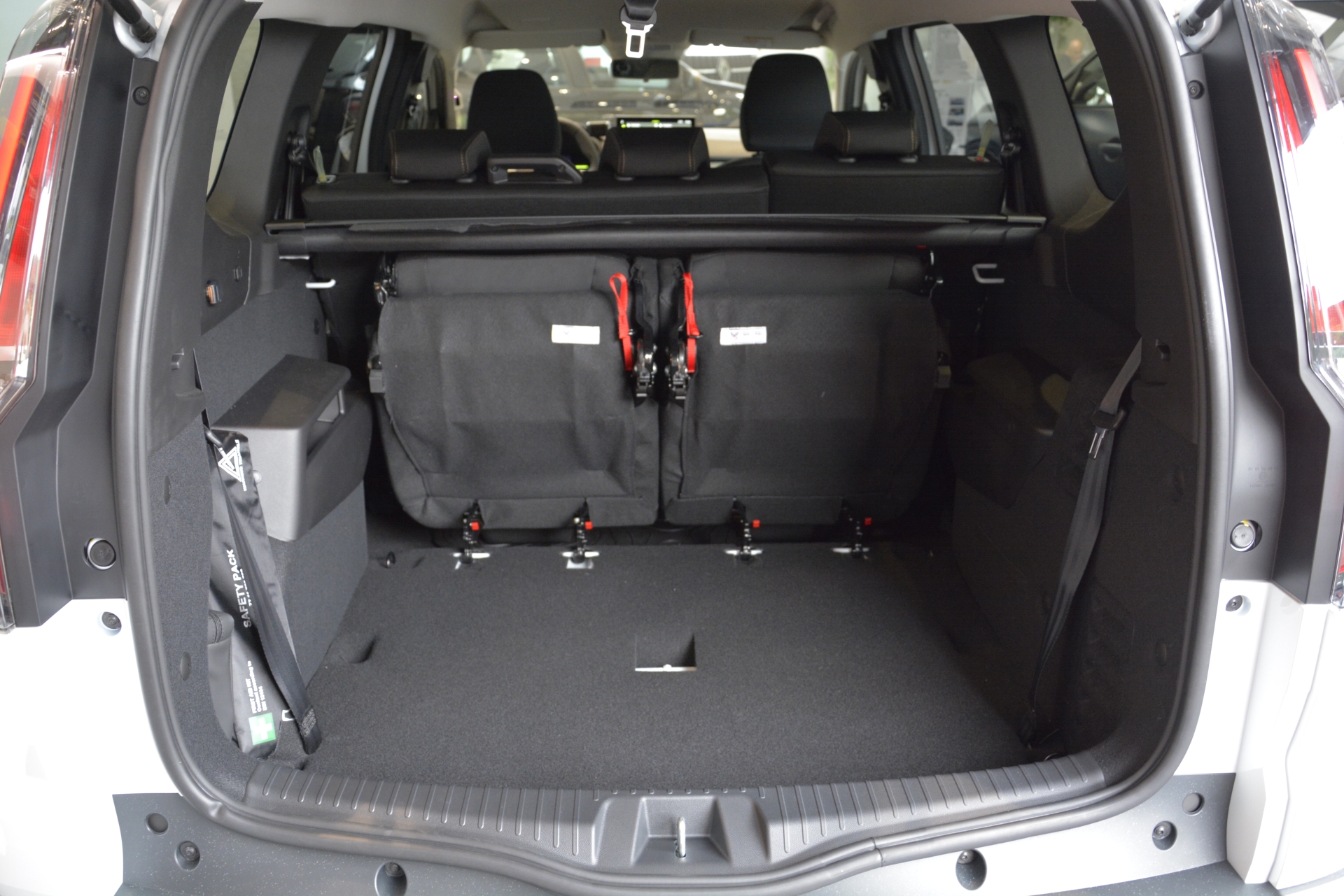 DACIA Jogger extreme hybrid 155 7-Plätzer-image-7