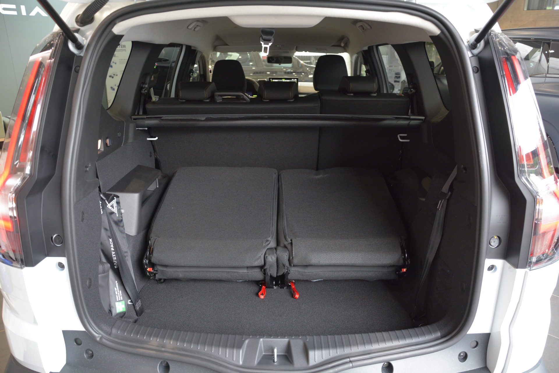 DACIA Jogger extreme hybrid 155 7-Plätzer-image-8