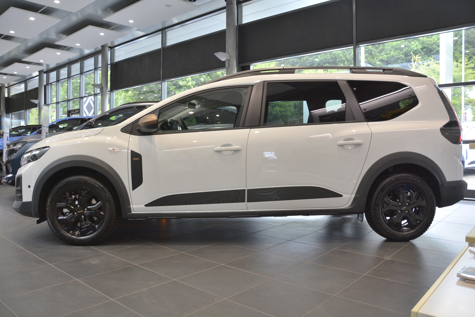 DACIA Jogger extreme hybrid 155 7-Plätzer-image-2