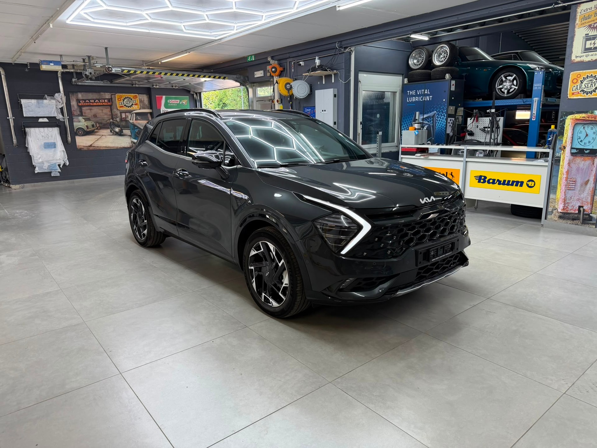 KIA Sportage 1.6T-GDi PHEV GT-Line 4x4 A-image-2