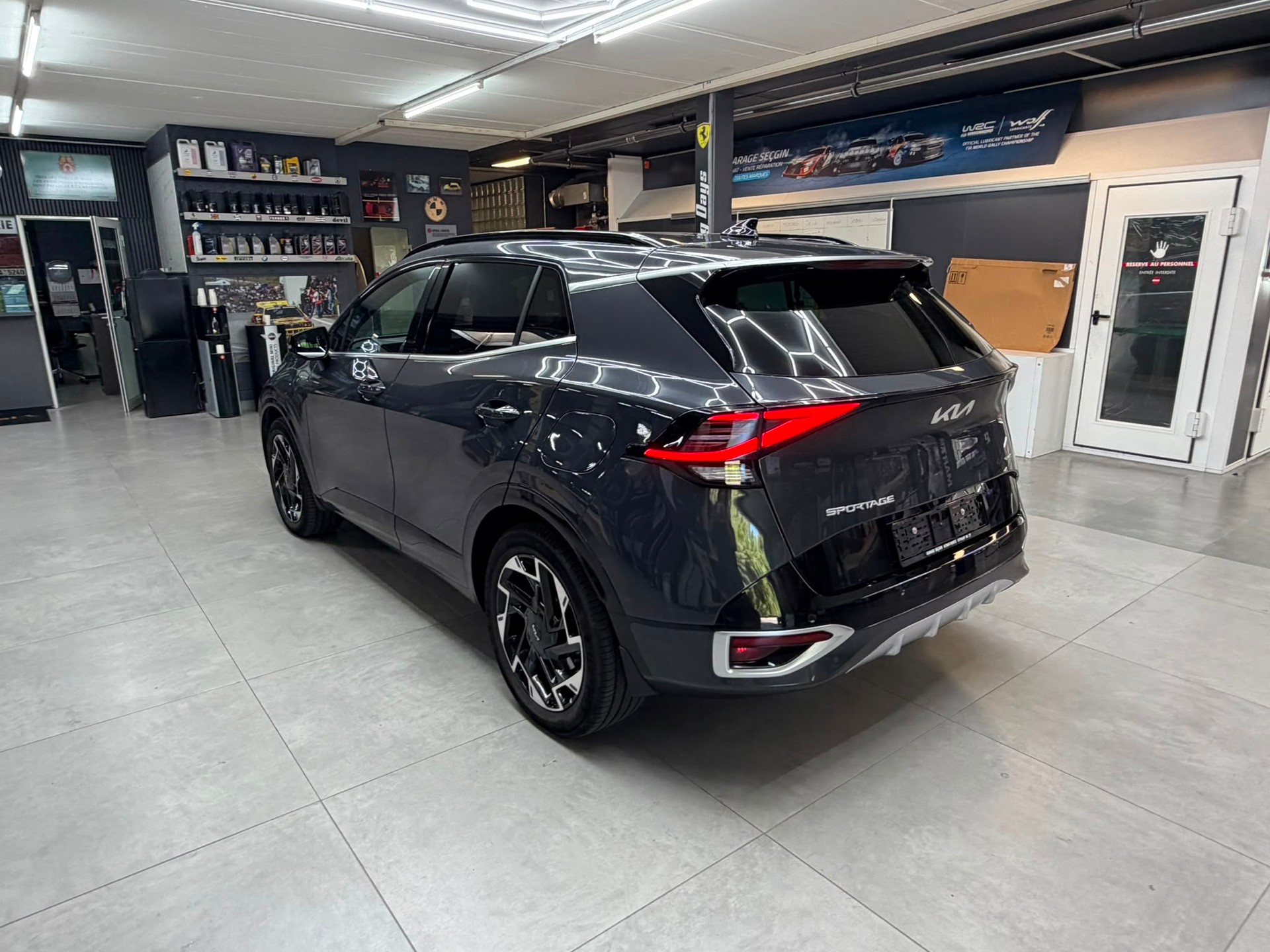 KIA Sportage 1.6T-GDi PHEV GT-Line 4x4 A-image-5