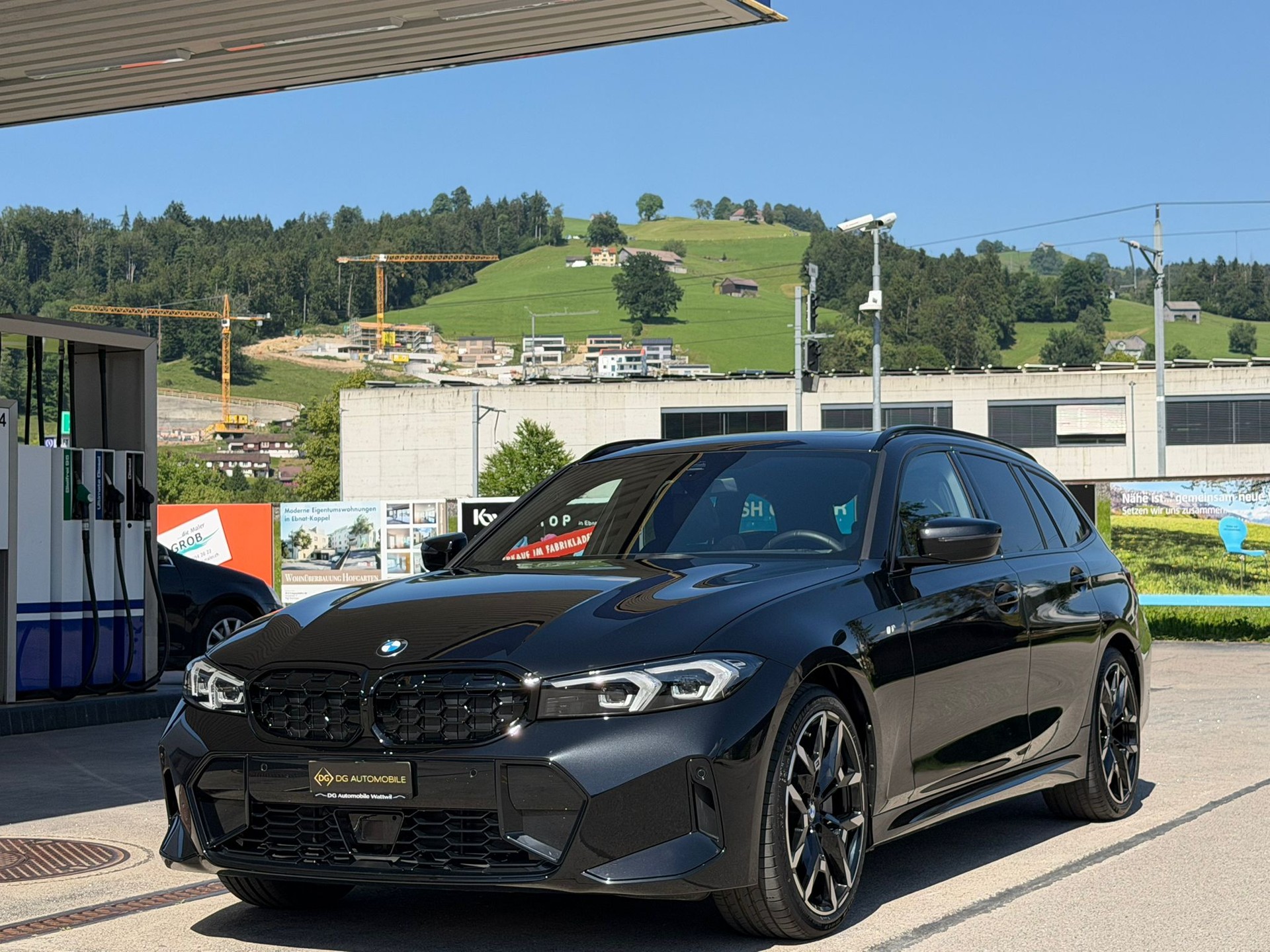 BMW 330i Touring xDrive Steptronic M Sport *Elektr. Anhängerkupplung**Panoramadach**Shadow-Line**Live Cockpit**245PS**Modell 2025*-showroom-element-1
