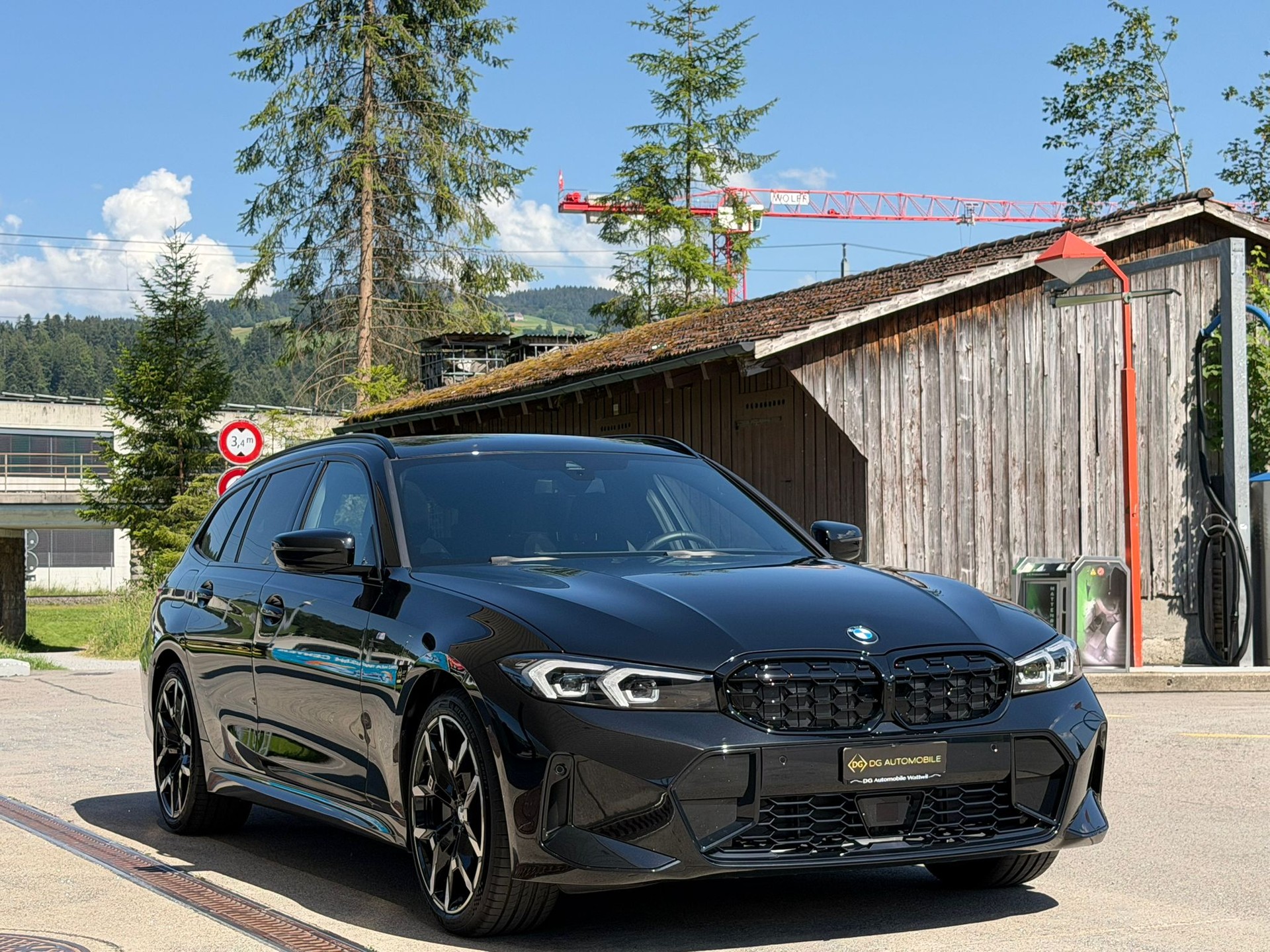 BMW 330i Touring xDrive Steptronic M Sport *Elektr. Anhängerkupplung**Panoramadach**Shadow-Line**Live Cockpit**245PS**Modell 2025*-showroom-element-3