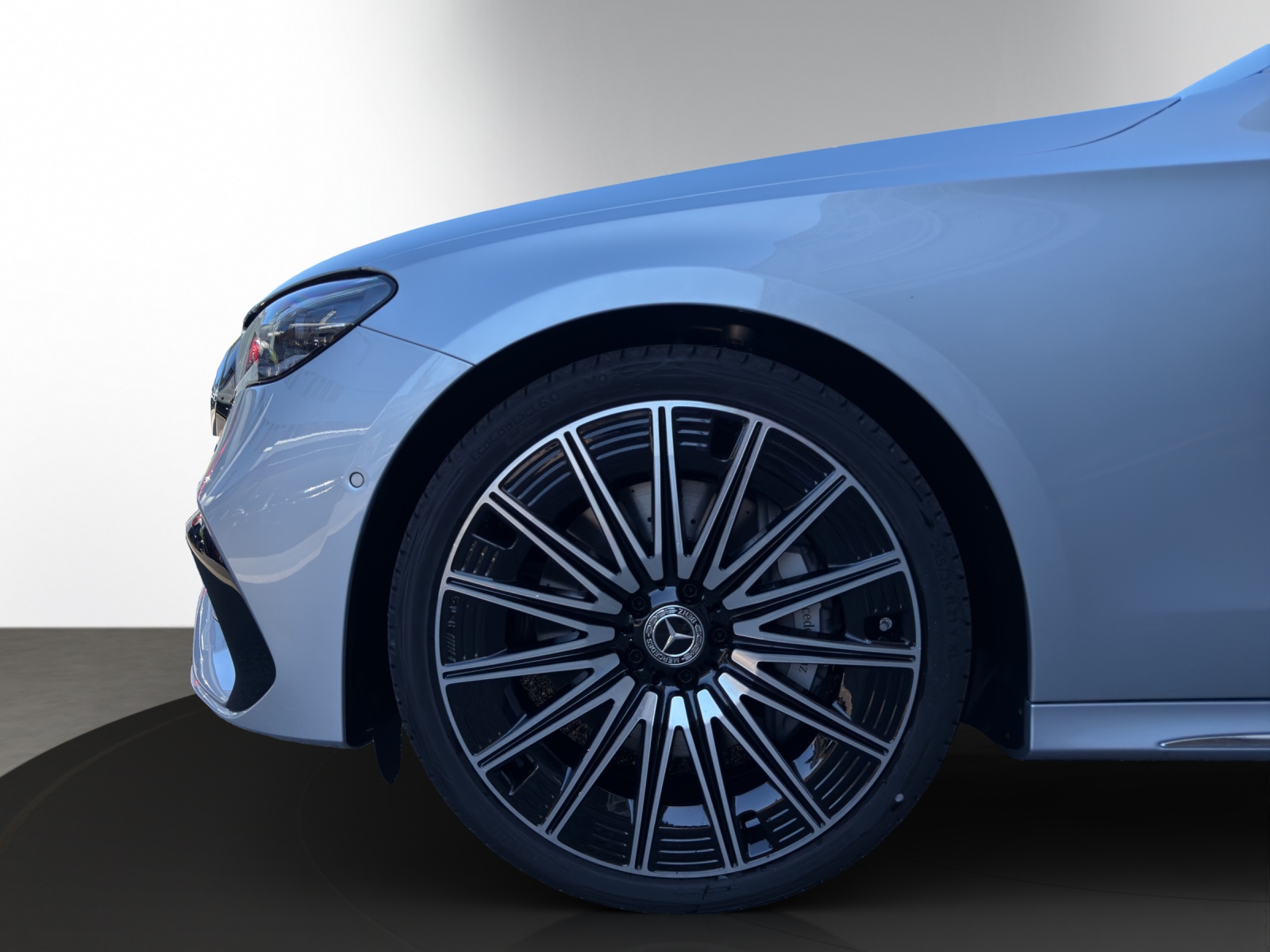 MERCEDES-BENZ E 220 d 4Matic 9G-Tronic-image-6