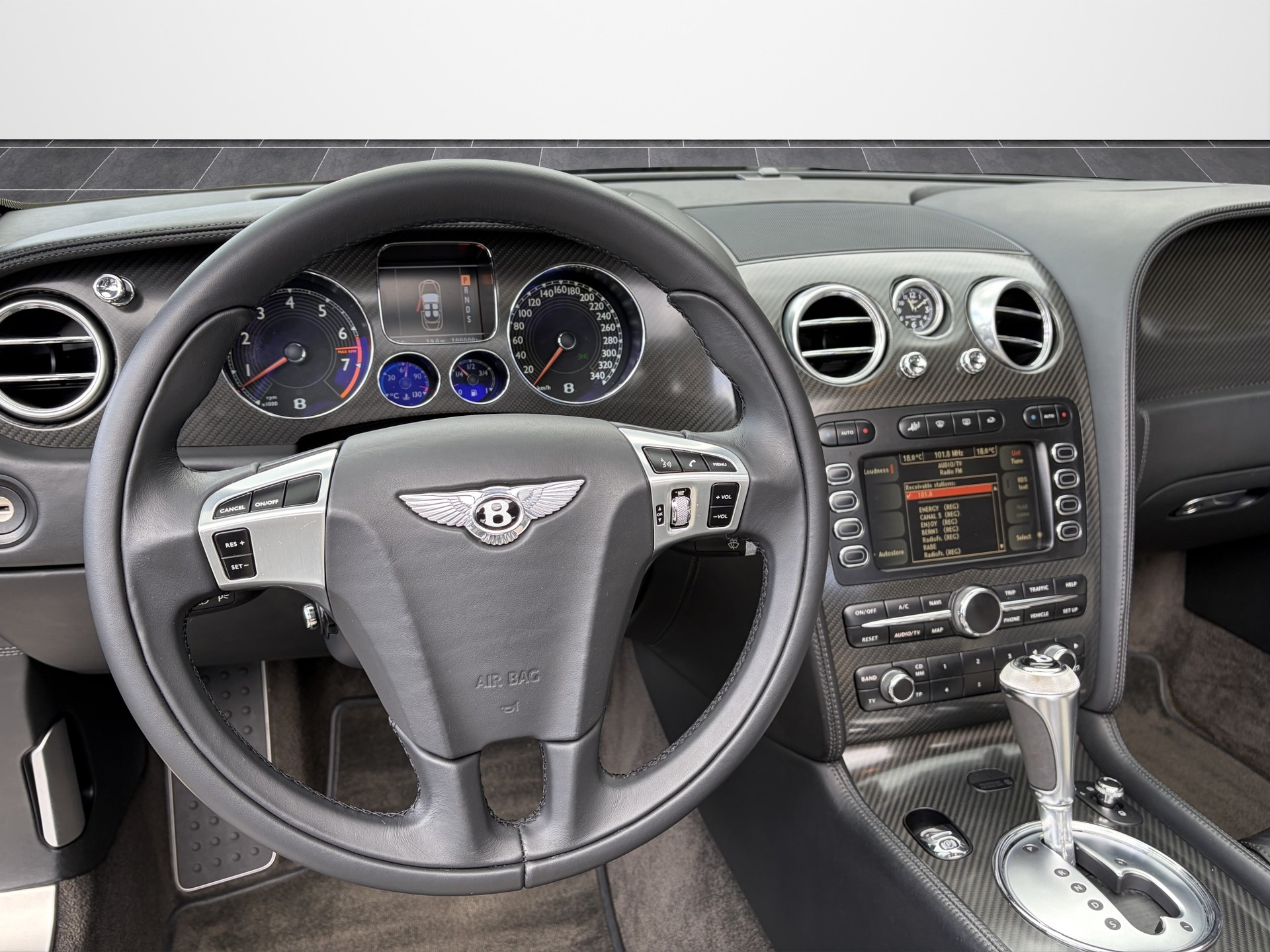BENTLEY Continental Supersports Convertible 6.0-image-9